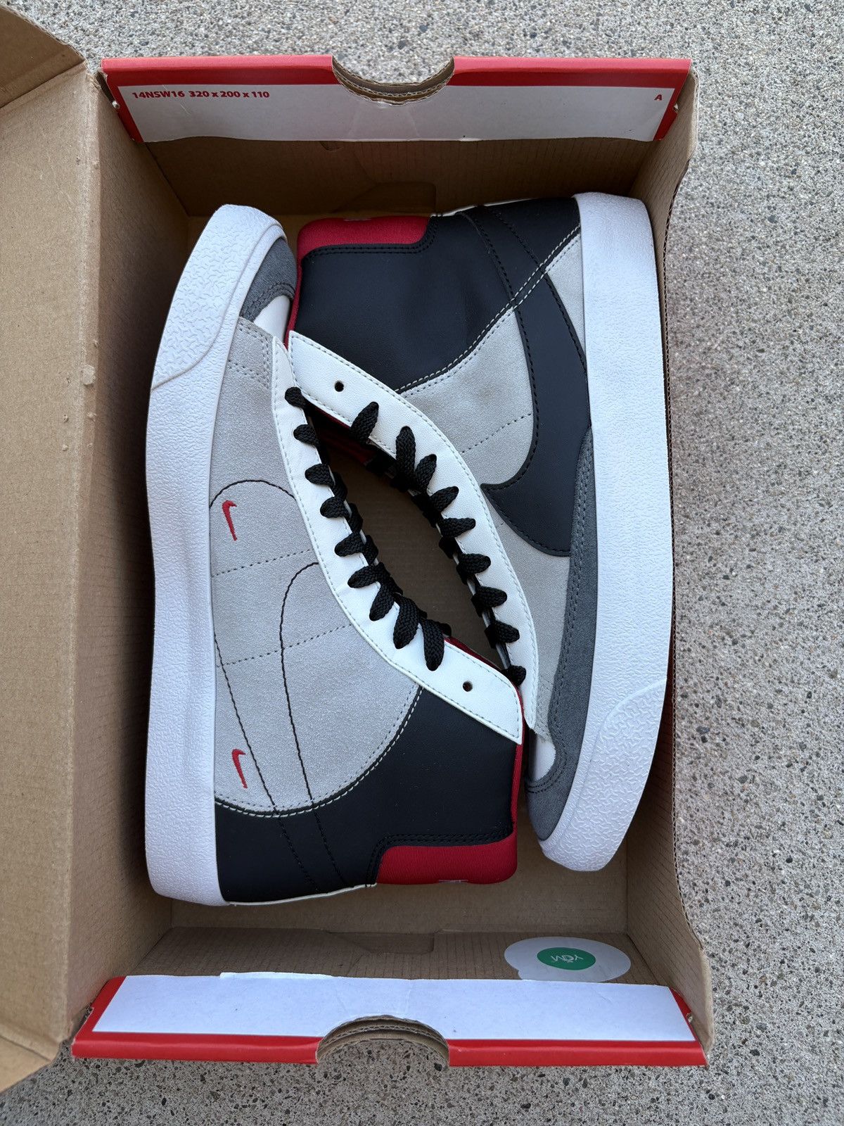 Nike Nike Blazer Mid ‘77 SE Dance “University Red” Size 7Y (GS) Size US 7 / EU 40 - 4 Thumbnail