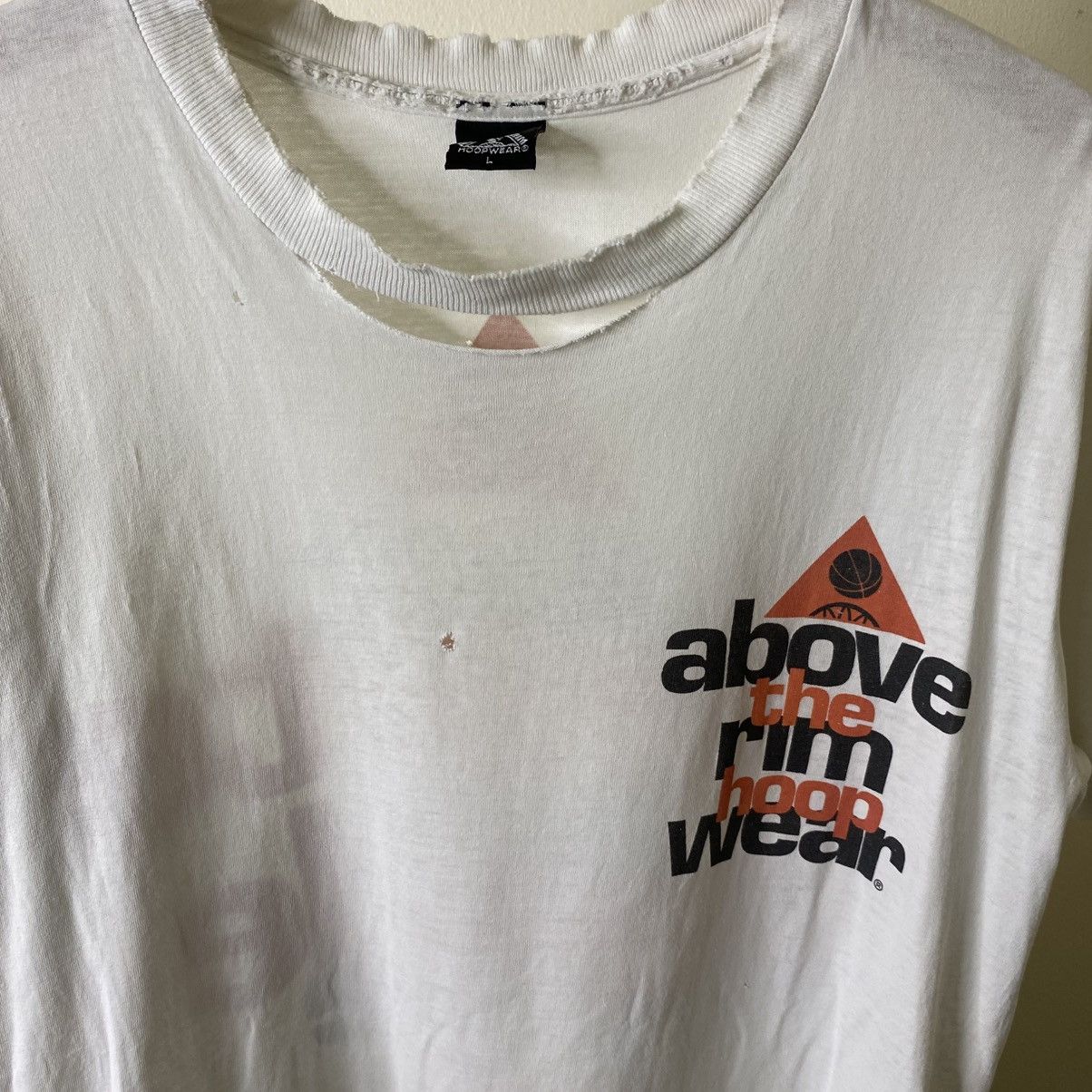 Above the Rim Vintage 1990s Above The Rim Hoopwear Distressed T Shirt Size US L / EU 52-54 / 3 - 11 Thumbnail