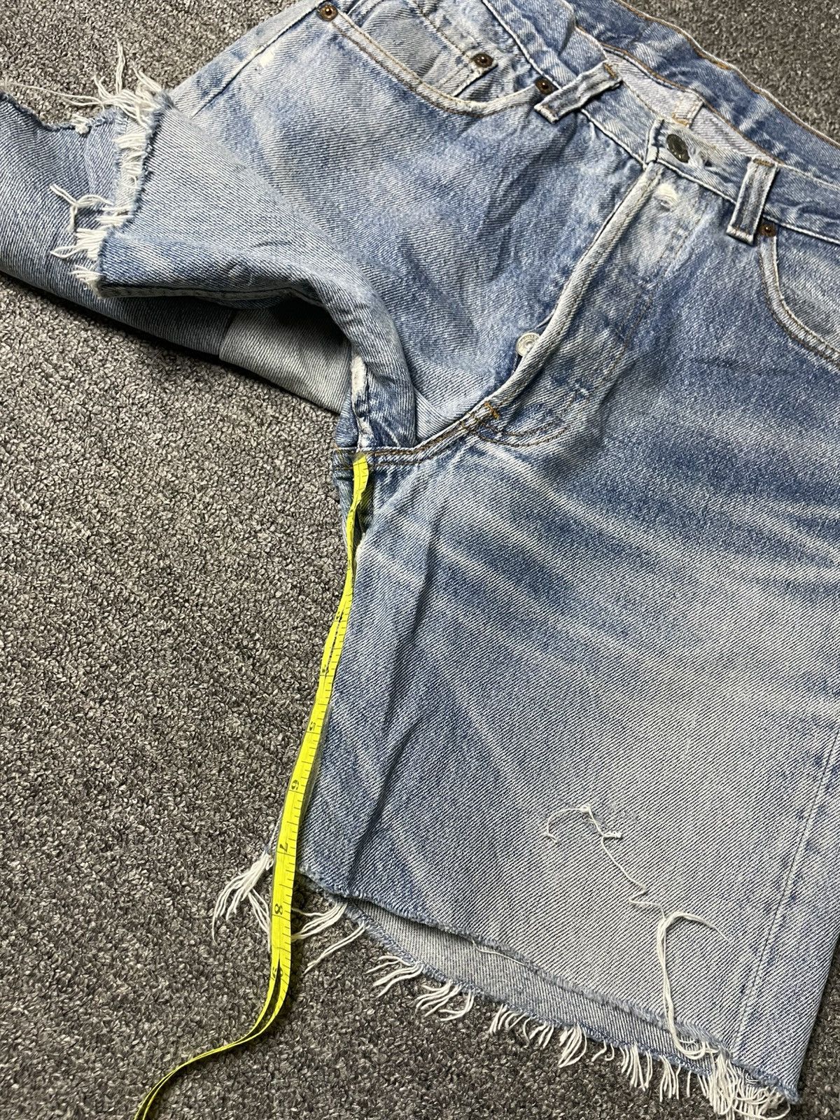 Levi's × Vintage Levis Strauss Co. Ripped Short Jeans (106) Size US 29 - 5 Thumbnail