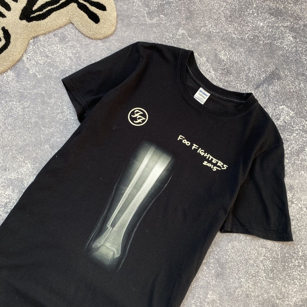 Band Tees Vintage Foo Fighters big graphic logo band tee Size US M / EU 48-50 / 2 - 2 Thumbnail