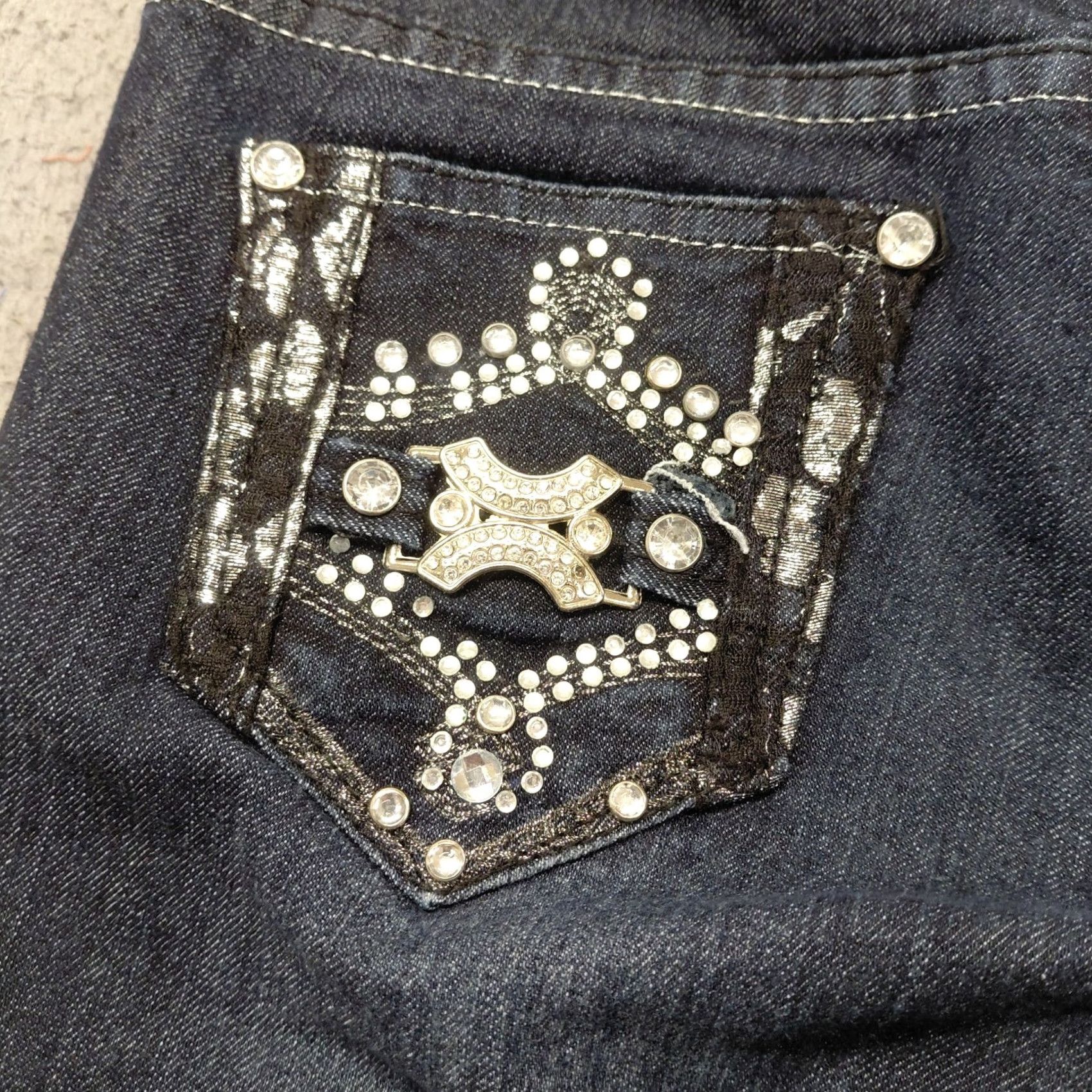 Vintage At Seven 7 Shorts Jeans Junior's Size 1 Blue Skinny Dark Wash Denim Bling Rhinestone Logo 5-Pocket Design Regular Fit Boys Girls Teens Vintage No Size 25" / US 0 / IT 36 - 3 Thumbnail