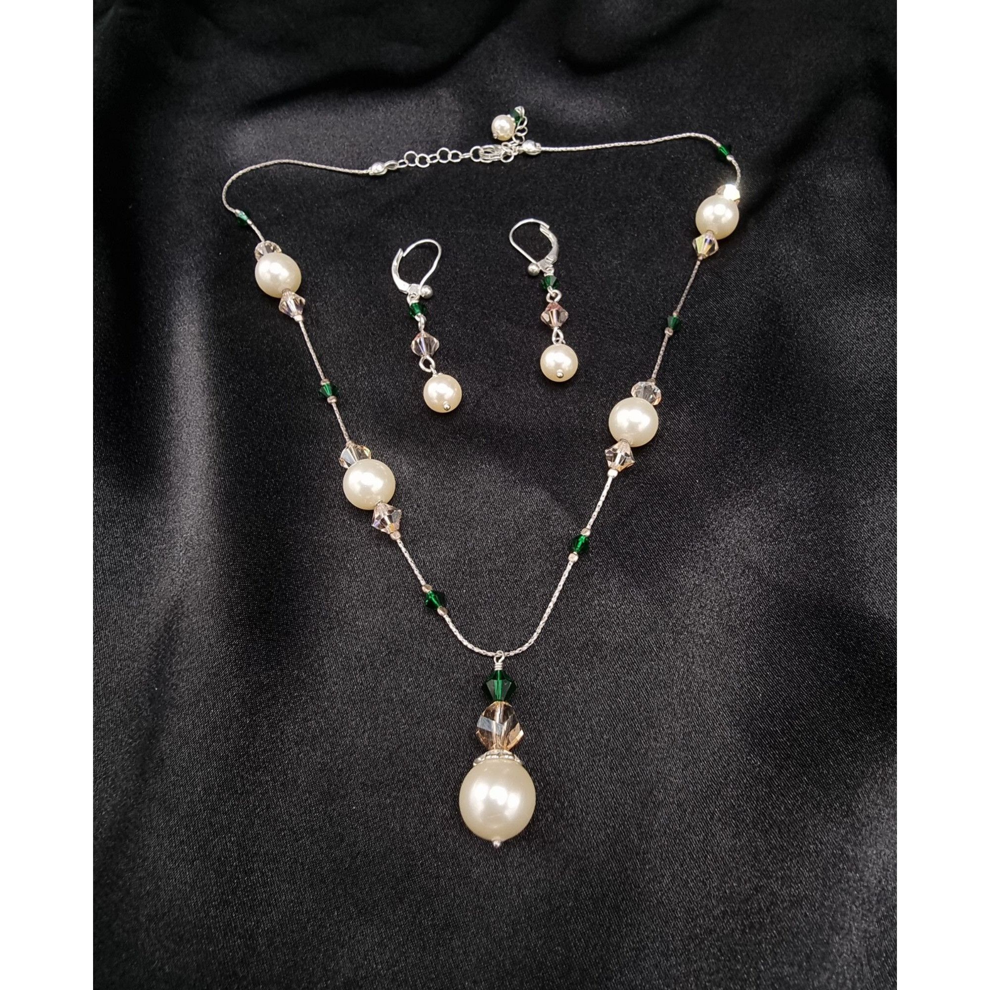 Vintage Faux Pearl Necklace & Earrings Set With Green Crystal Accent Size ONE SIZE - 2 Thumbnail
