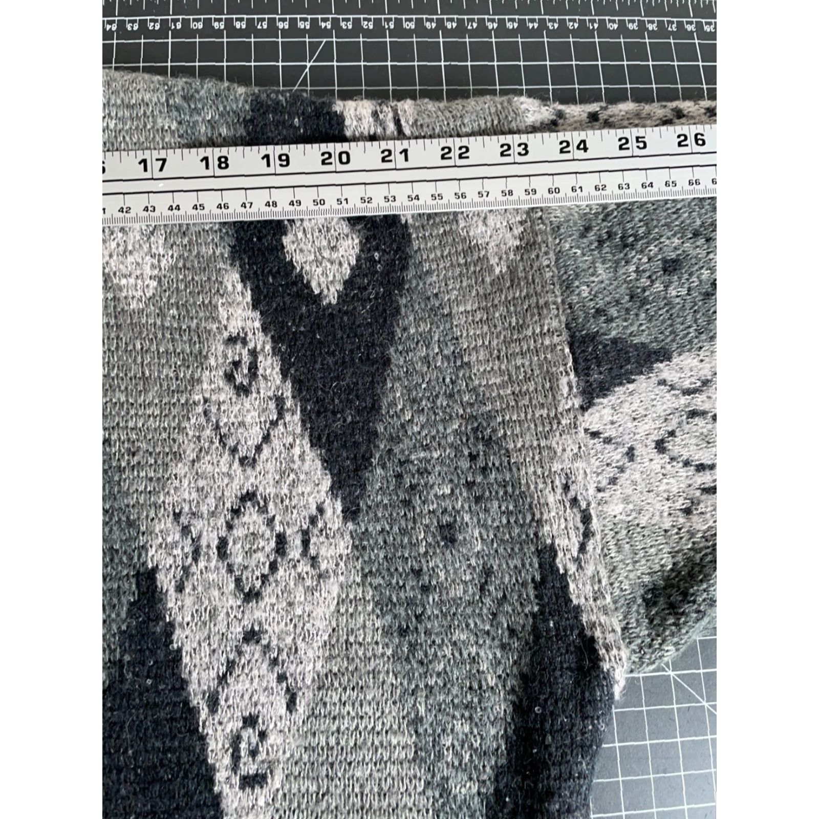 Vintage VINTAGE Brian MacNeil Sweater Men's Large Gray Diamond Pattern Fuzzy Wool Blend Knit Pullover Crew Neck Casual 90s Mens Size US L / EU 52-54 / 3 - 7 Thumbnail