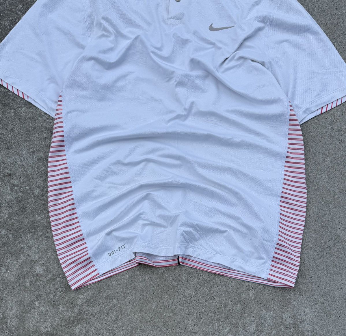 Other Vintage Nike Y2K avantgarde streetwear polo shirt Size US M / EU 48-50 / 2 - 4 Thumbnail