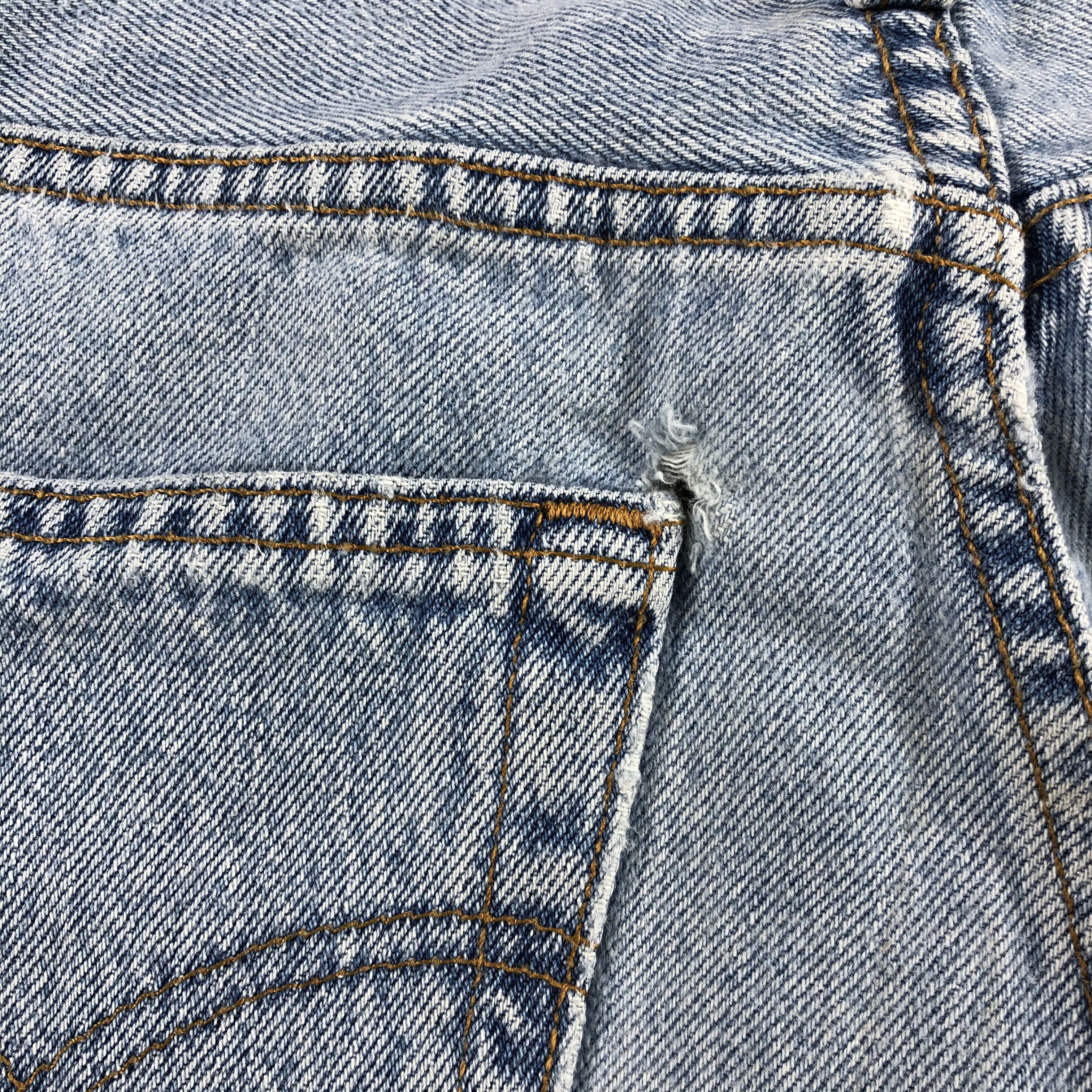 Levi's Vintage 90s Light Wash Levis 501 Jeans-JM2609 Size US 27 - 7 Thumbnail