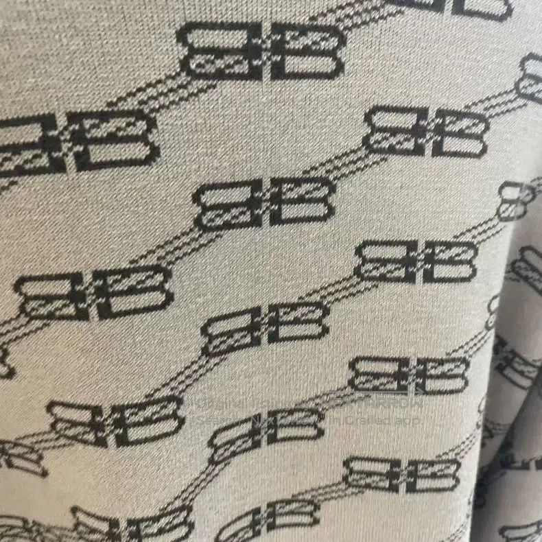 Balenciaga Balenciaga Khaki lock logo knit sweater Size US M / EU 48-50 / 2 - 6 Thumbnail