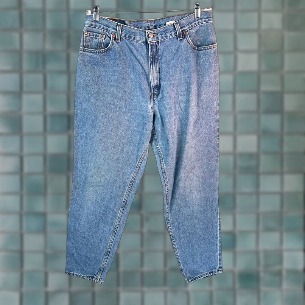 Levi's VINTAGE Levi's Jeans 550 Women Size 16 Blue Denim 30in Inseam Relaxed Tapered USA Made Womens Size 38" / US 16 / IT 52 - 1 Thumbnail