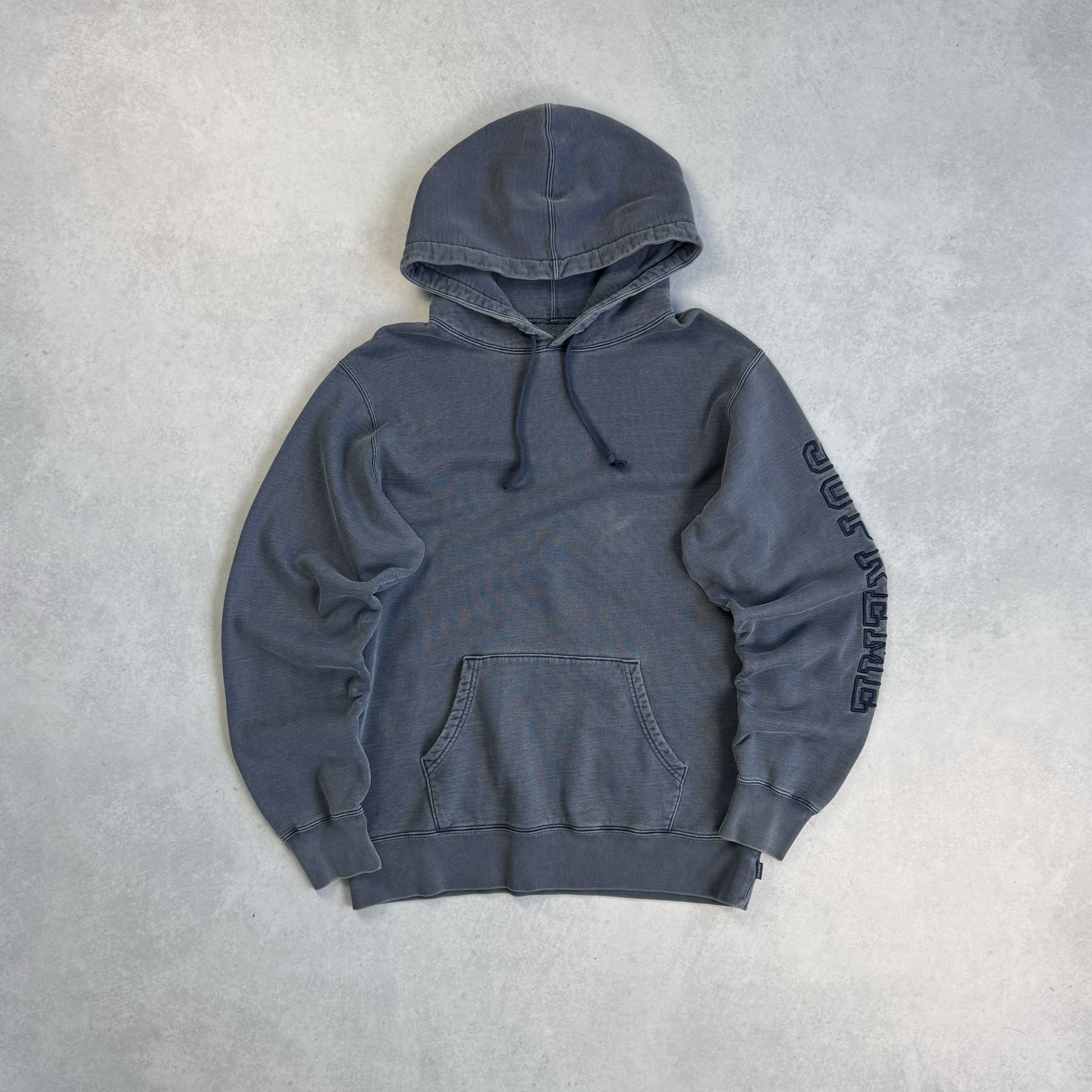 Supreme SS19 SUPREME OVERDYED SLEEVE LOGO HOODED SWEATSHIRT NAVY Size US M / EU 48-50 / 2 - 2 Thumbnail