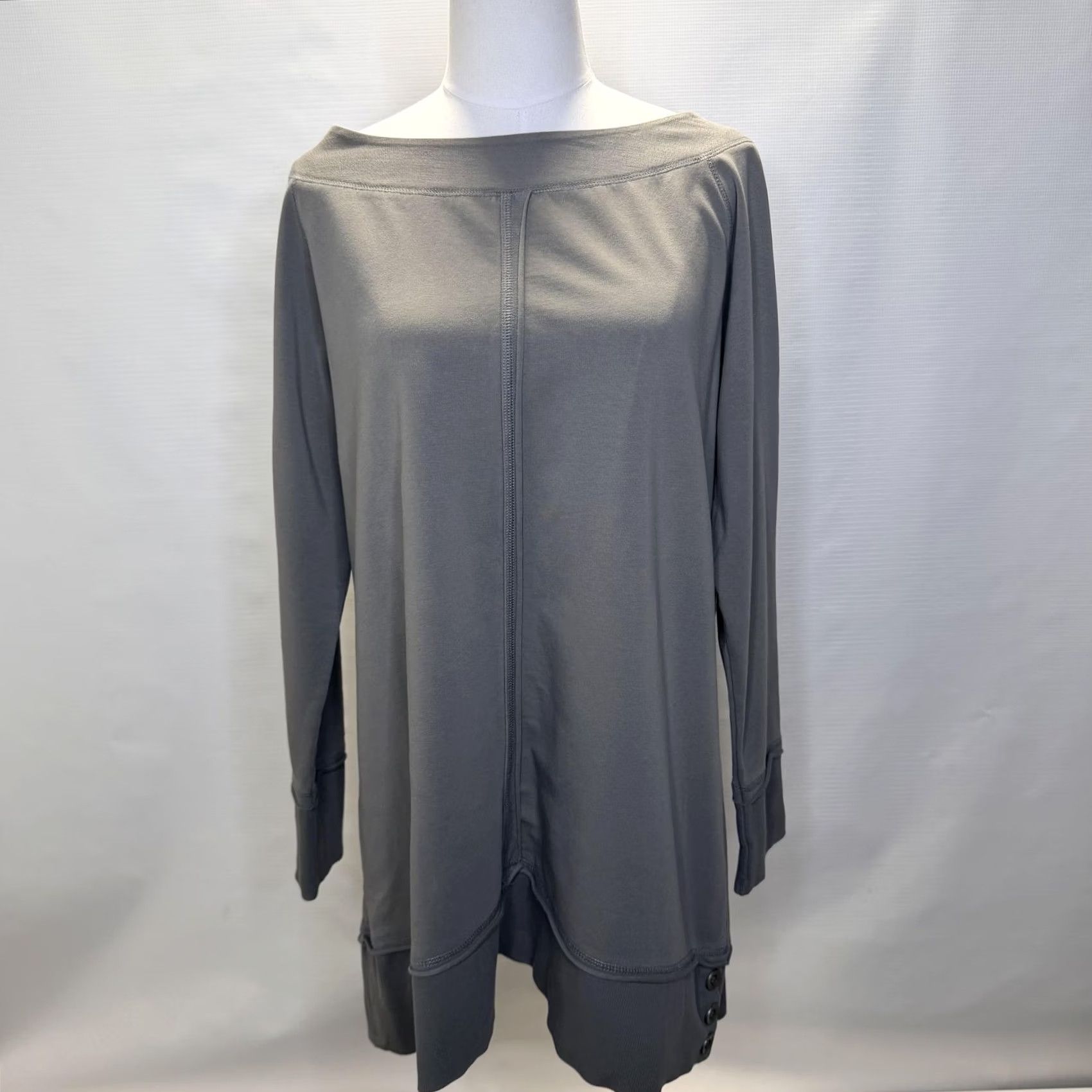 Soft Surroundings Soft Surroundings Tunic Sweatshirt Womens Large Gray Boat Neck Button Hem Shirt Size L / US 10 / IT 46 - 2 Thumbnail