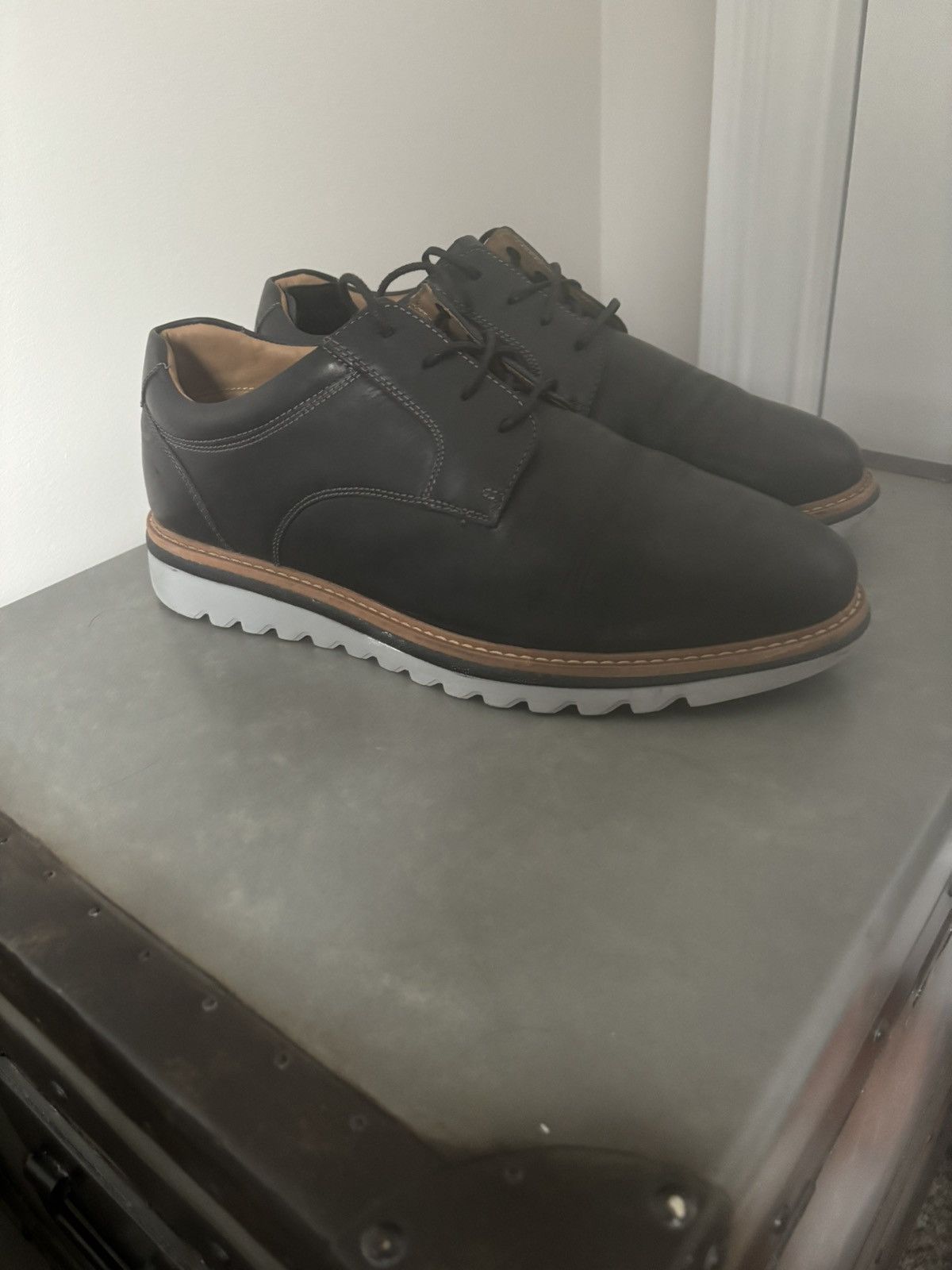 Johnston & Murphy These are Johnston & Murphy Braydon plain toe shoes, size 9 Size US 9 / EU 42 - 6 Thumbnail
