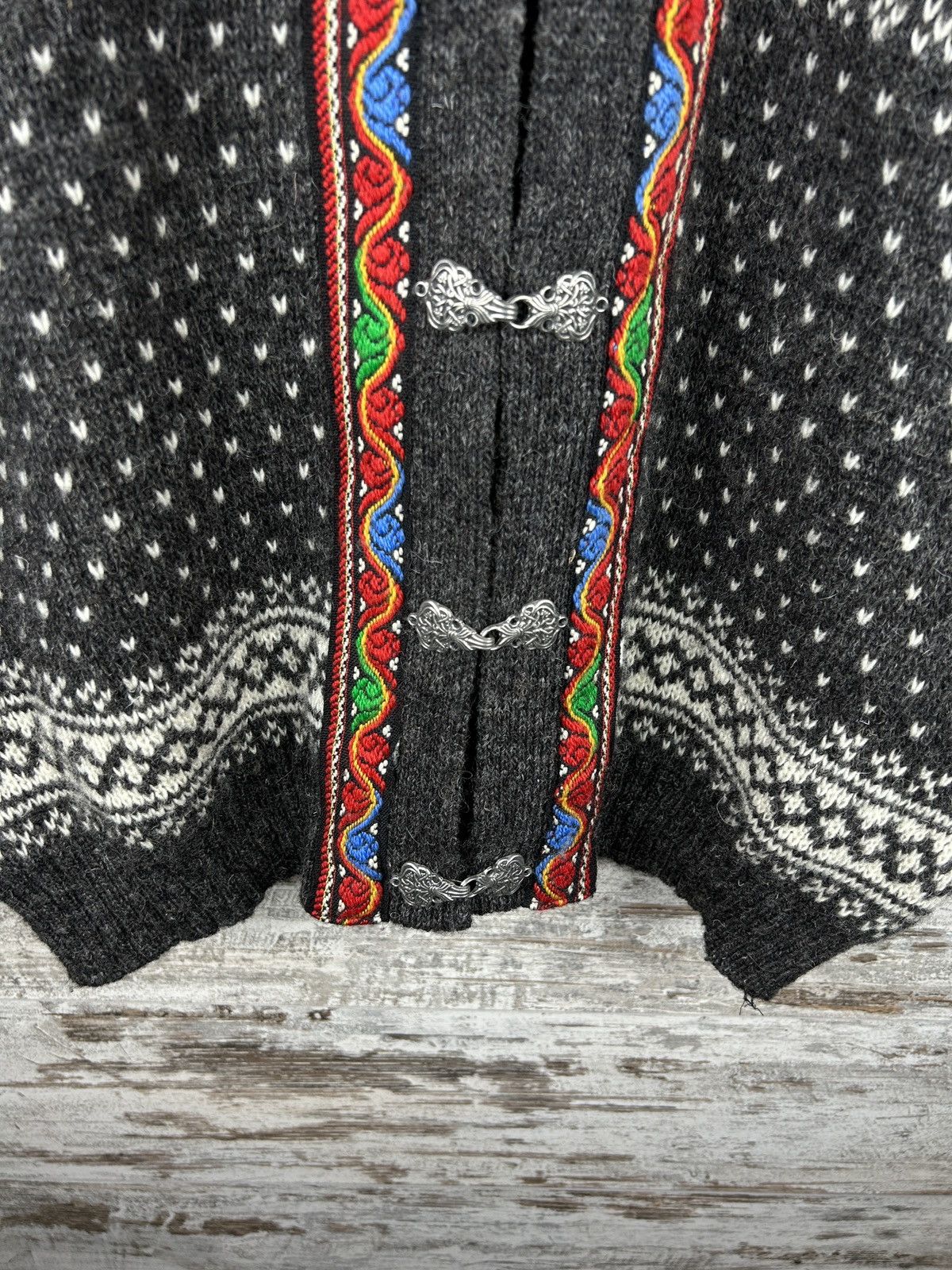 Japanese Brand × Vintage Vintage Norway Style Metal Clasp Striped Knit Cardigan y2k Size US M / EU 48-50 / 2 - 3 Thumbnail