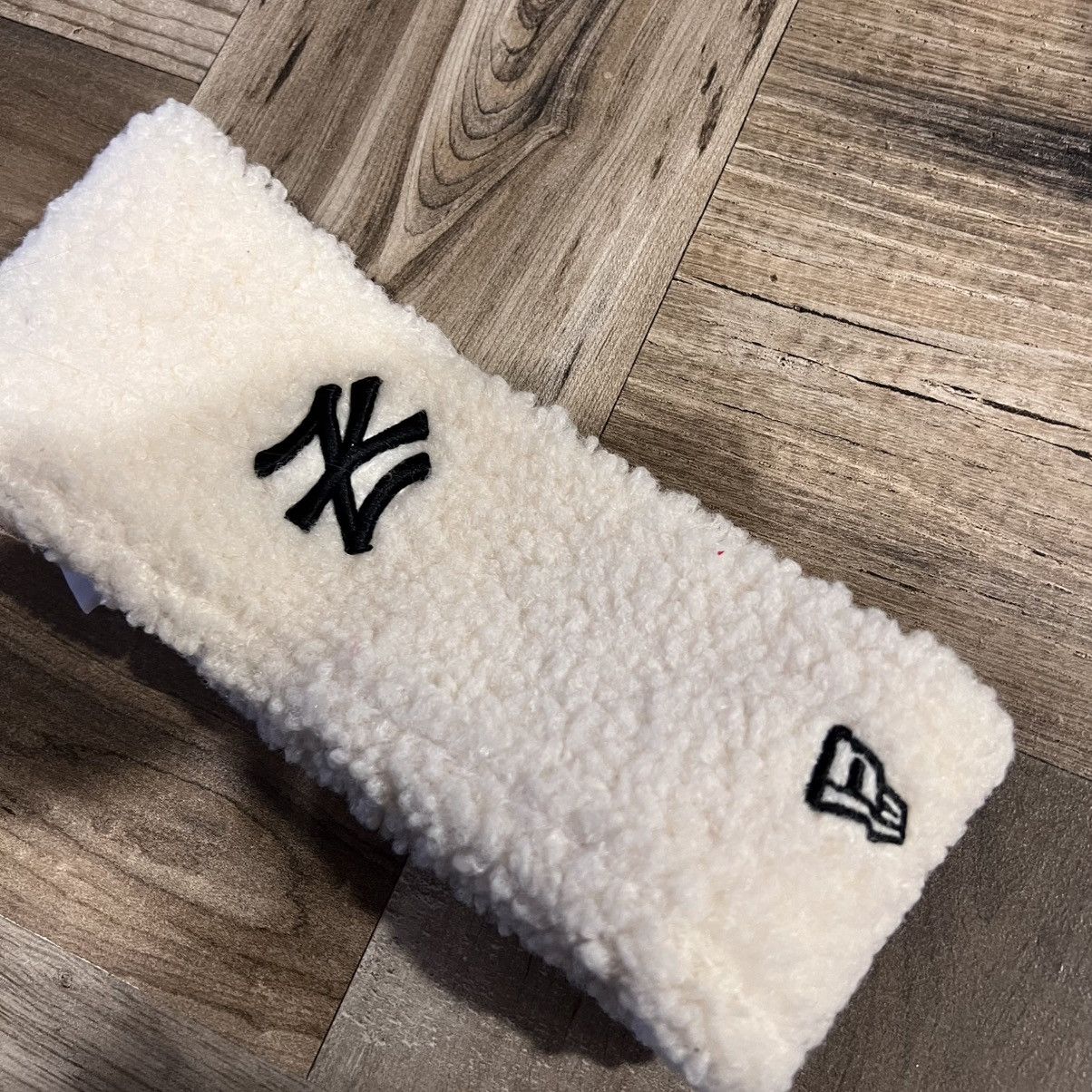 New Era × Vintage New Era Teddy Headband Size ONE SIZE - 3 Thumbnail