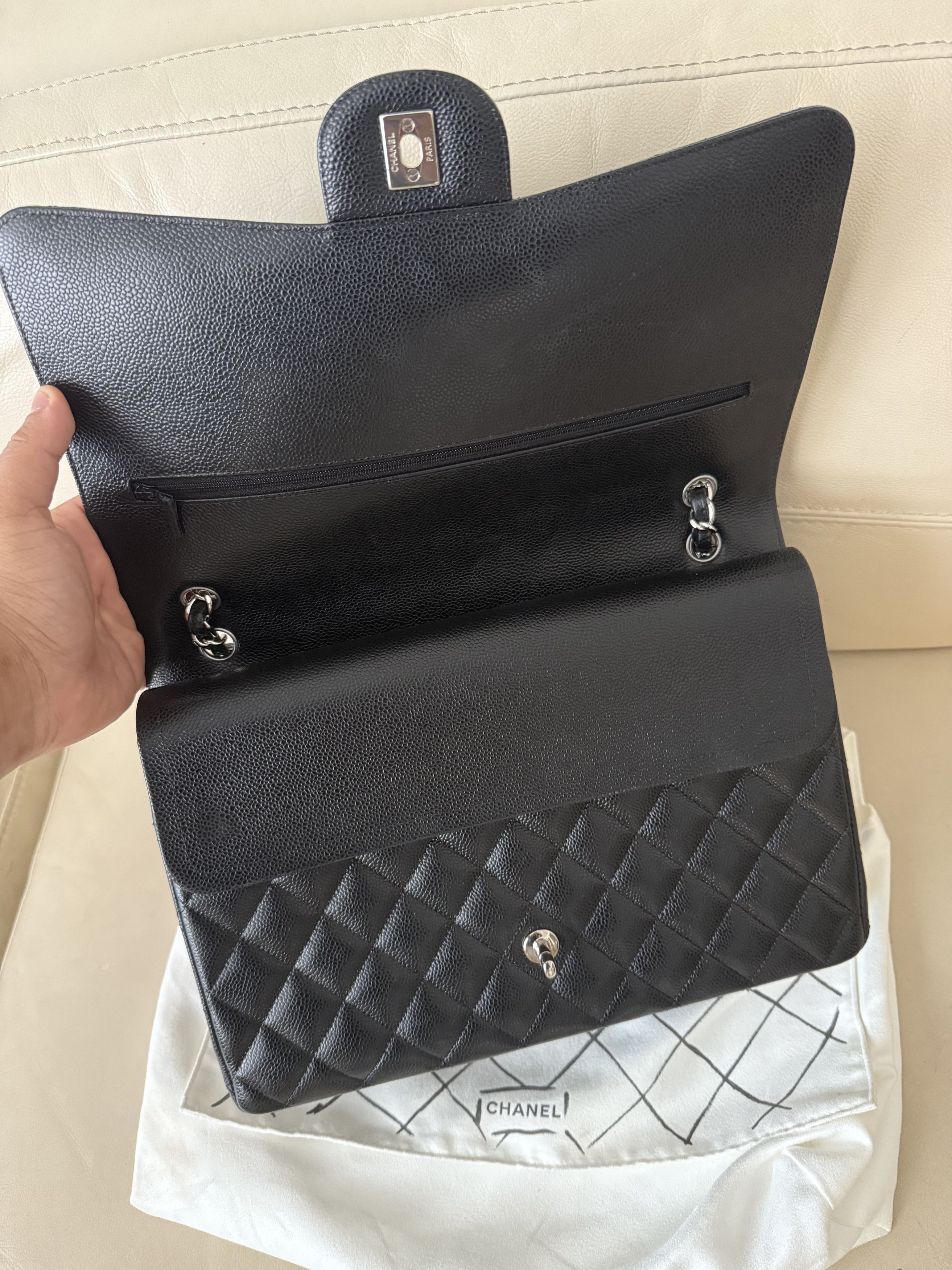 Chanel Chanel Classic Maxi Flap Bag Caviar Leather Size ONE SIZE - 4 Thumbnail