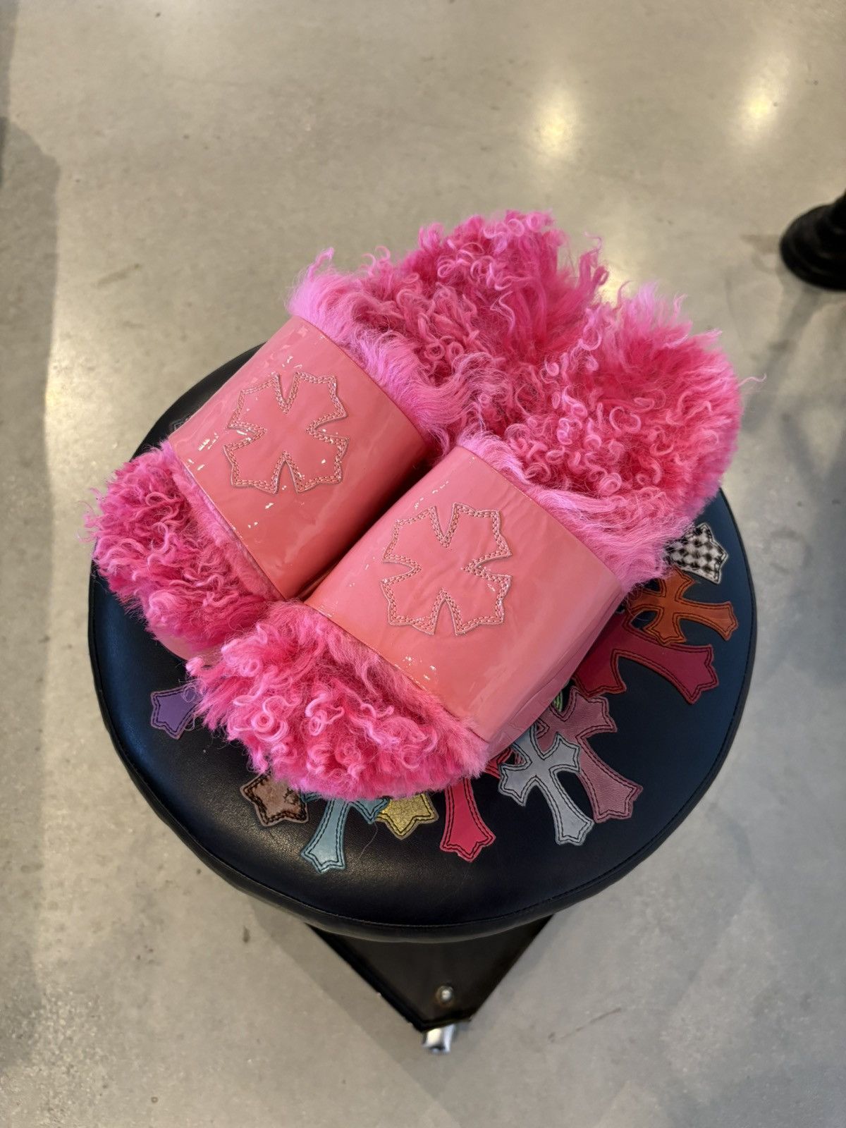 Chrome Hearts Pink Furry Slides Size US 10 / IT 40 - 1 Thumbnail