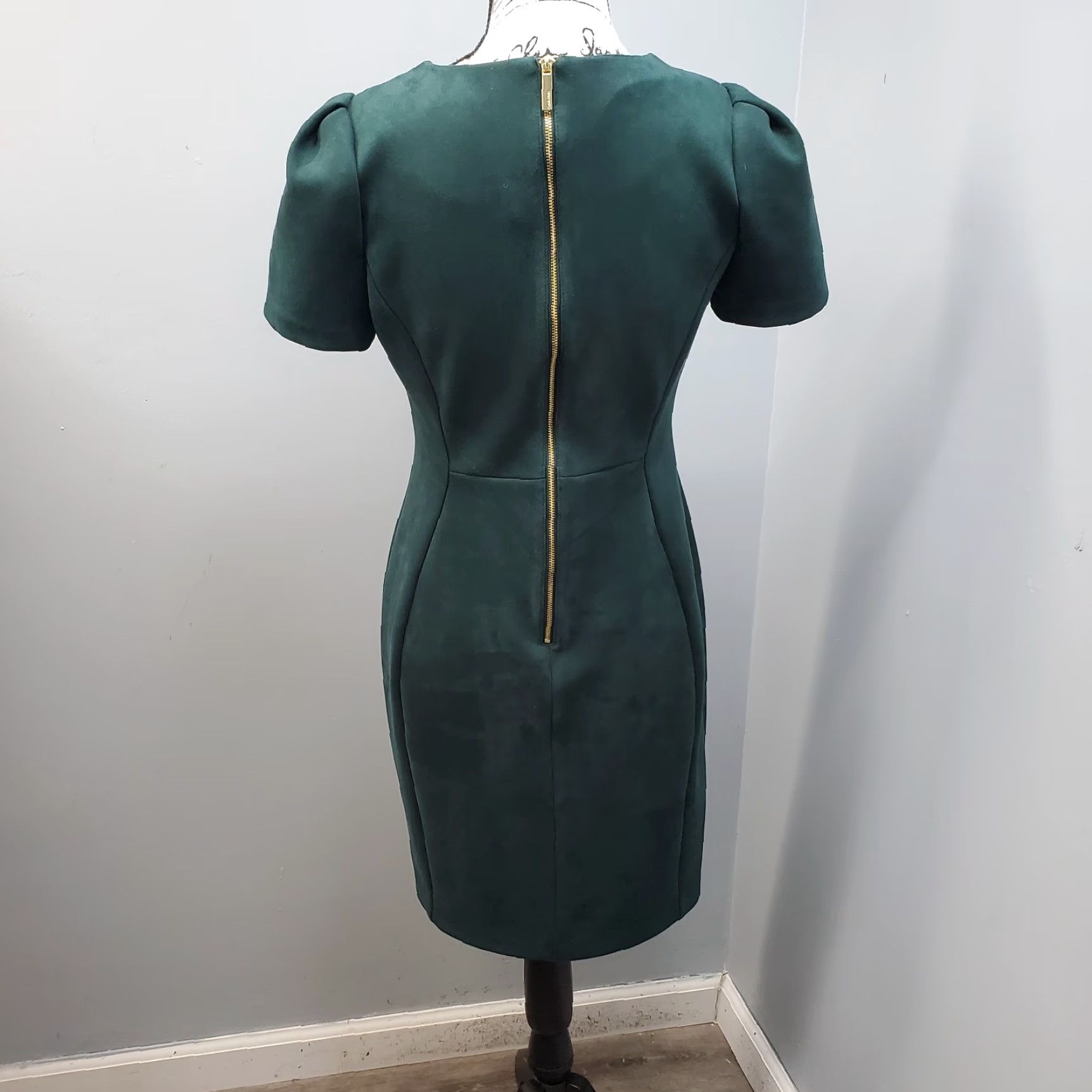 Calvin Klein Womens 6 Green Suede Sheath Dress Short Sleeve Crew Neck Back  Zip VINTAGE? No,