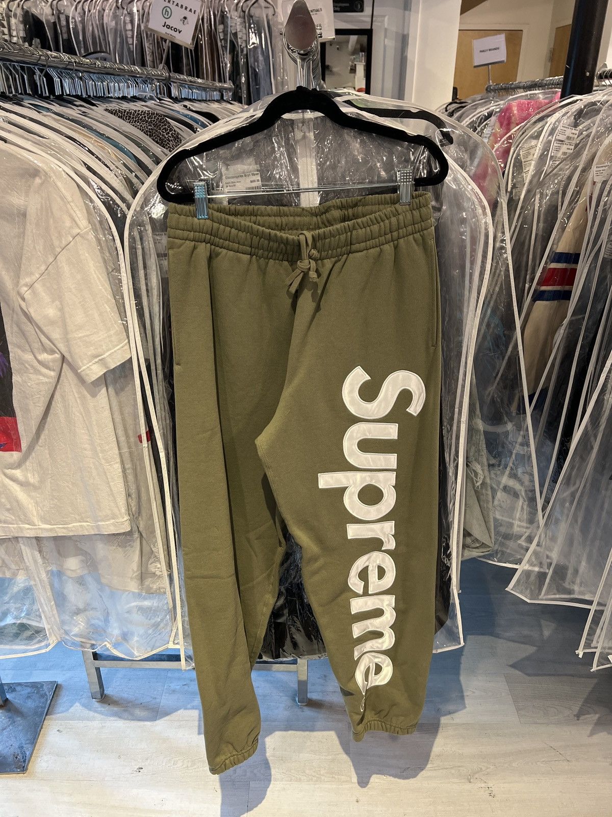 Supreme Supreme Satin Logo Olive Sweatpants Size US 31 - 1 Thumbnail