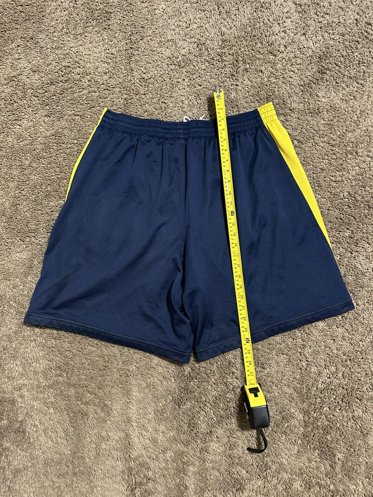 NCAA × Vintage Vintage NCAA Nike Michigan Wolverines shorts 90s size 2XL Size US 38 / EU 54 - 7 Thumbnail