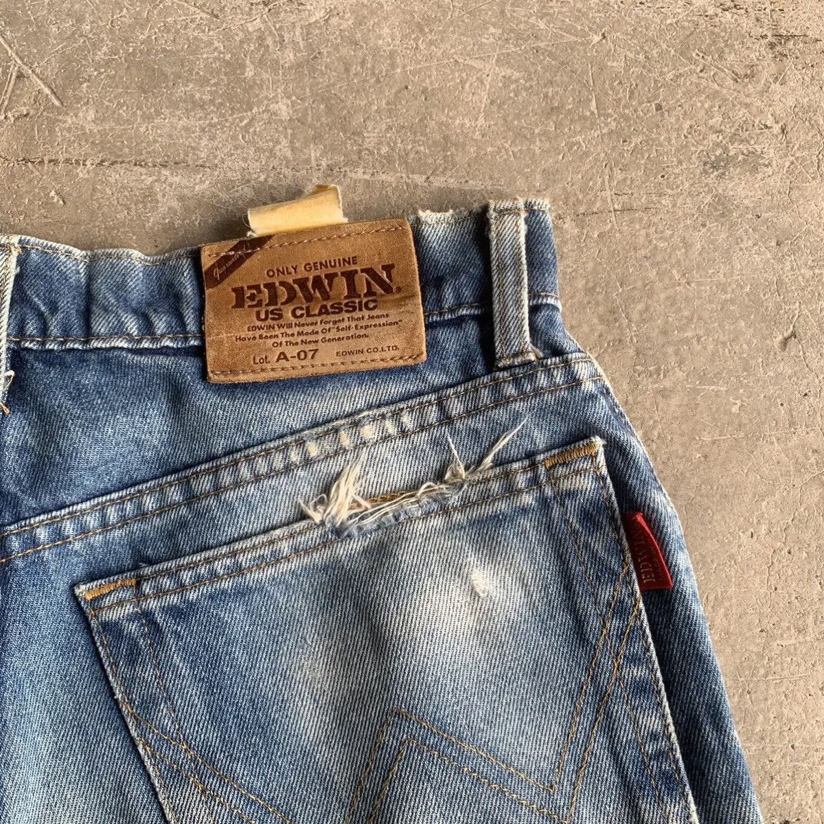 Edwin Vintage Edwin Distressed Jeans 30x31 BlueWash Ripped Denim Size US 30 / EU 46 - 13 Thumbnail