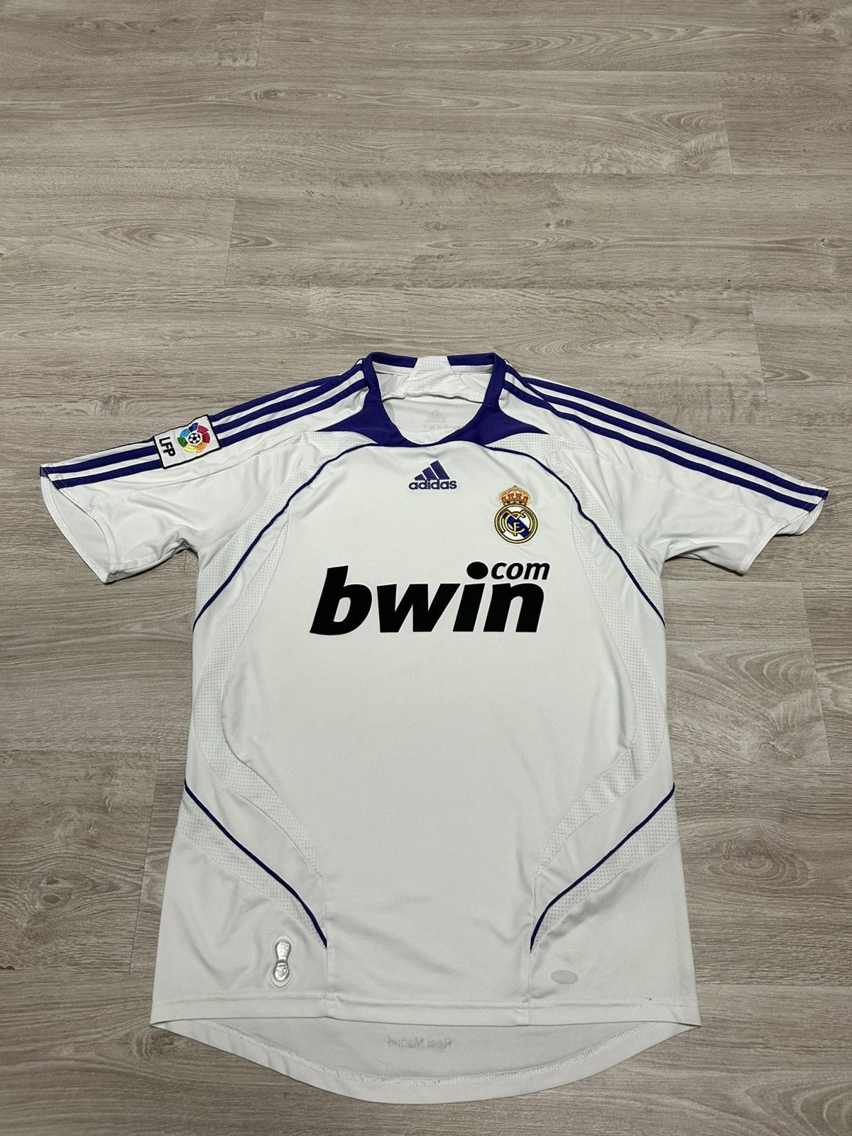 Adidas Adidas Jersey Real Madrid 2007/08 LFP Patch Size S Size US S / EU 44-46 / 1 - 1 Thumbnail