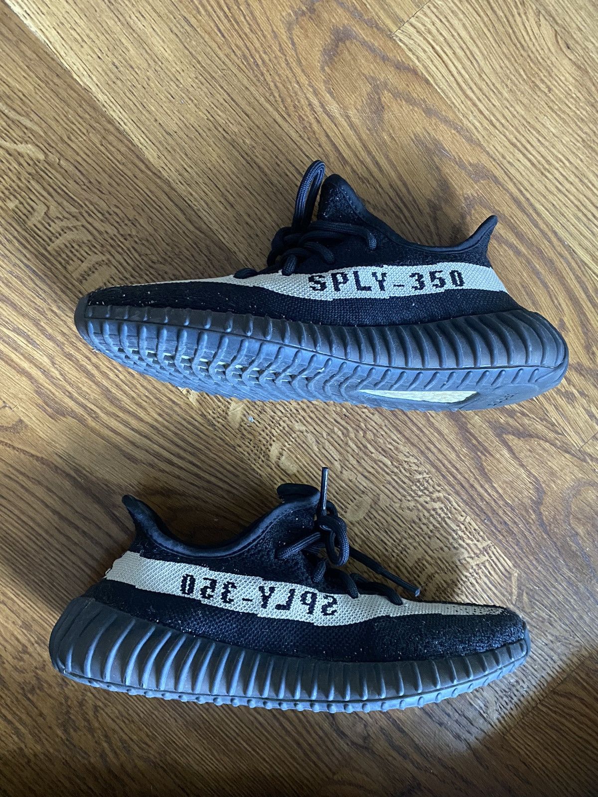 Adidas × Kanye West adidas YEEZY BOOST 350v2 Oreo Size US 6 / EU 39 - 1 Thumbnail