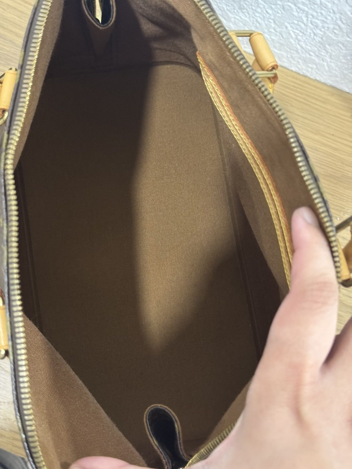 Louis Vuitton Louis Vuitton Alma PM Monogram Handbag Size ONE SIZE - 15 Thumbnail