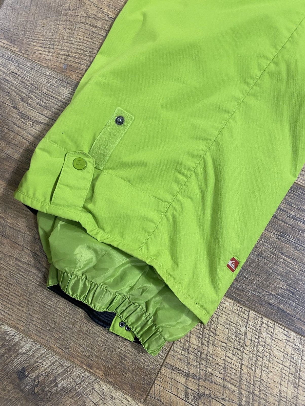 Quiksilver Quiksilver Silver Ski Pants. Neon Lime. 8000MM Tech. Size L Size US 32 / EU 48 - 6 Thumbnail