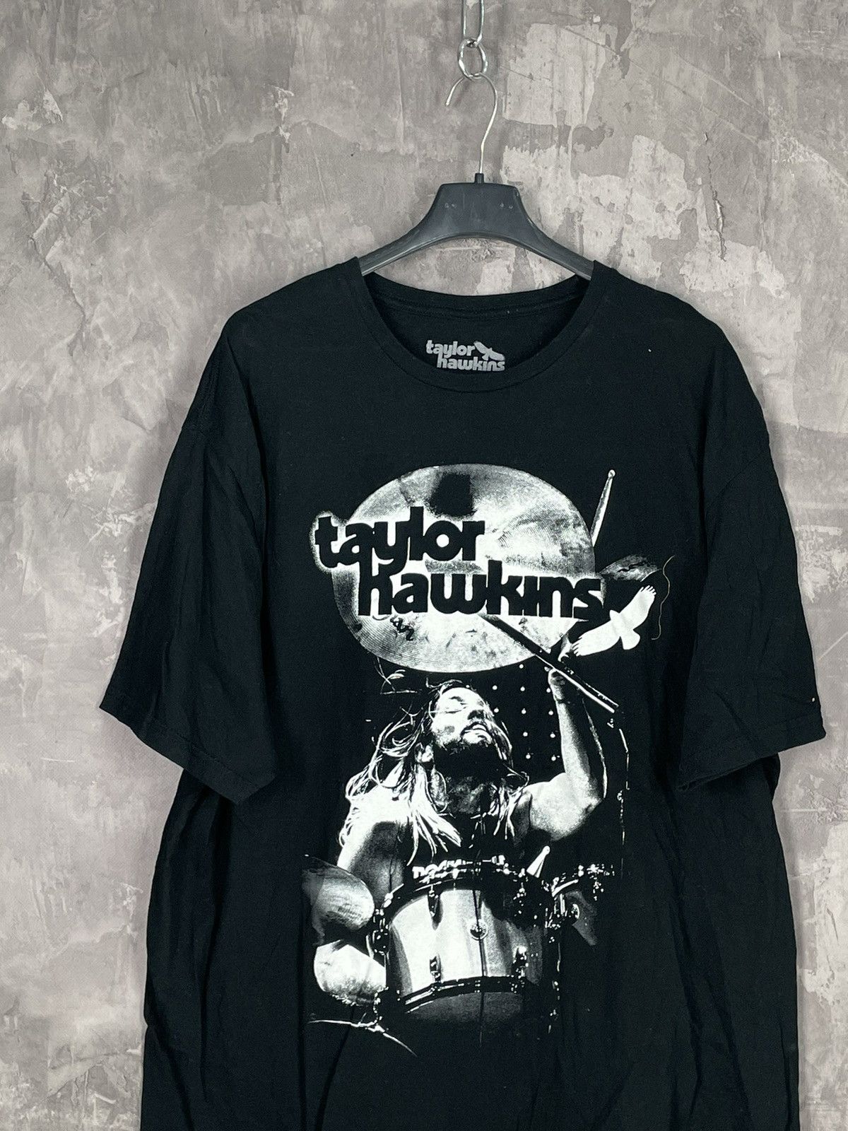 Band Tees × Vintage Taylor Hawkins Print All Over Me Vintage T shirt Size US XL / EU 56 / 4 - 2 Thumbnail
