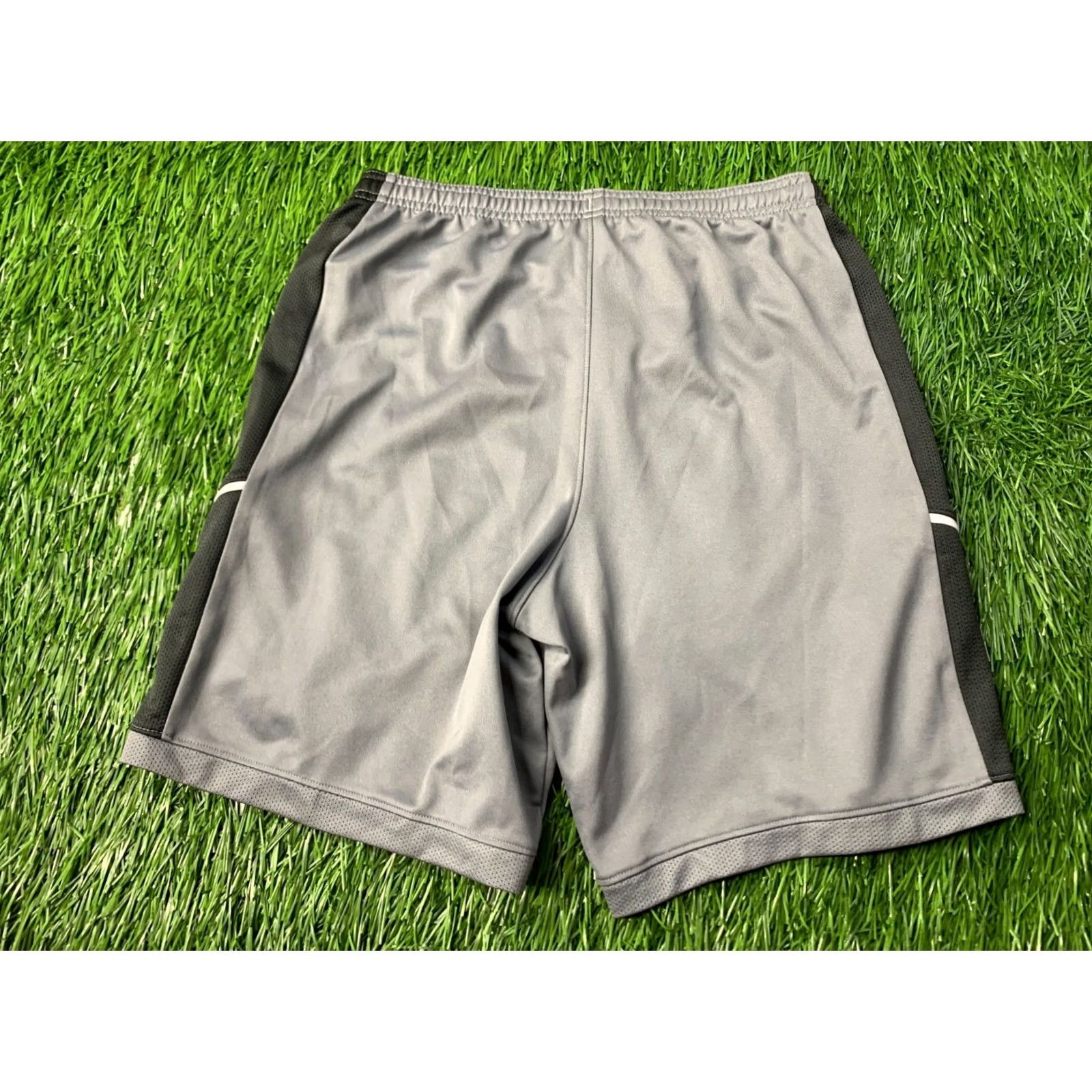Nike NIKE Dri-FIT Academy ORIGINAL 2025 MEN Football Slim Shorts S Gray and White Nike Dri-FIT Academy Short Mens Slim Fit Training Summer 2025 Size US 29 - 7 Thumbnail