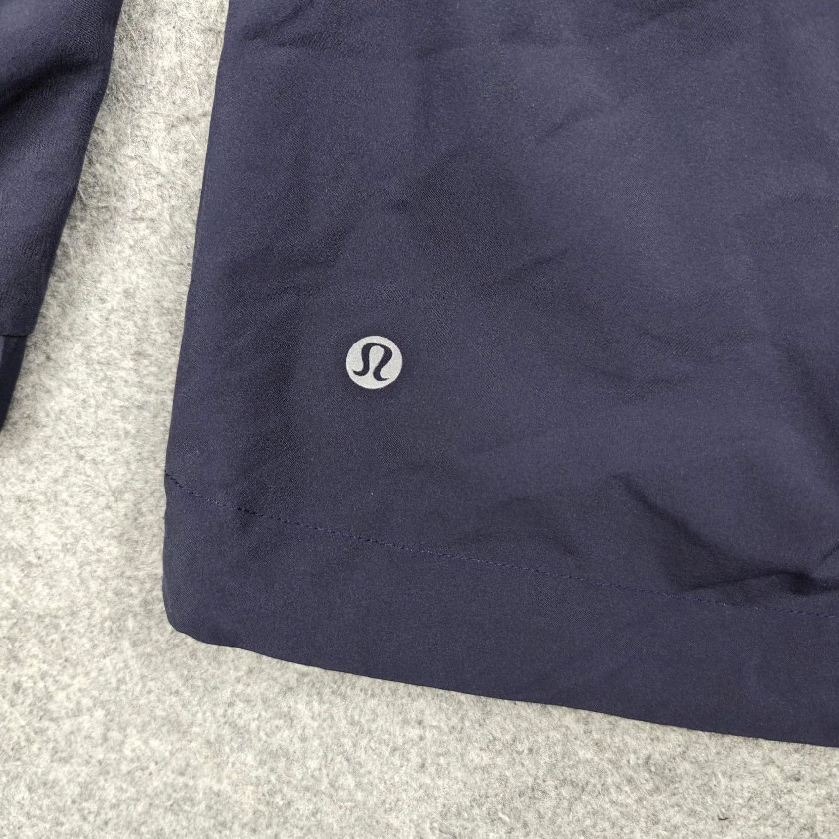 Lululemon Lululemon Jacket Womens Blue 6 Hooded Full Zip Windbreaker Vent Back Lightweight Size M / US 6-8 / IT 42-44 - 7 Thumbnail