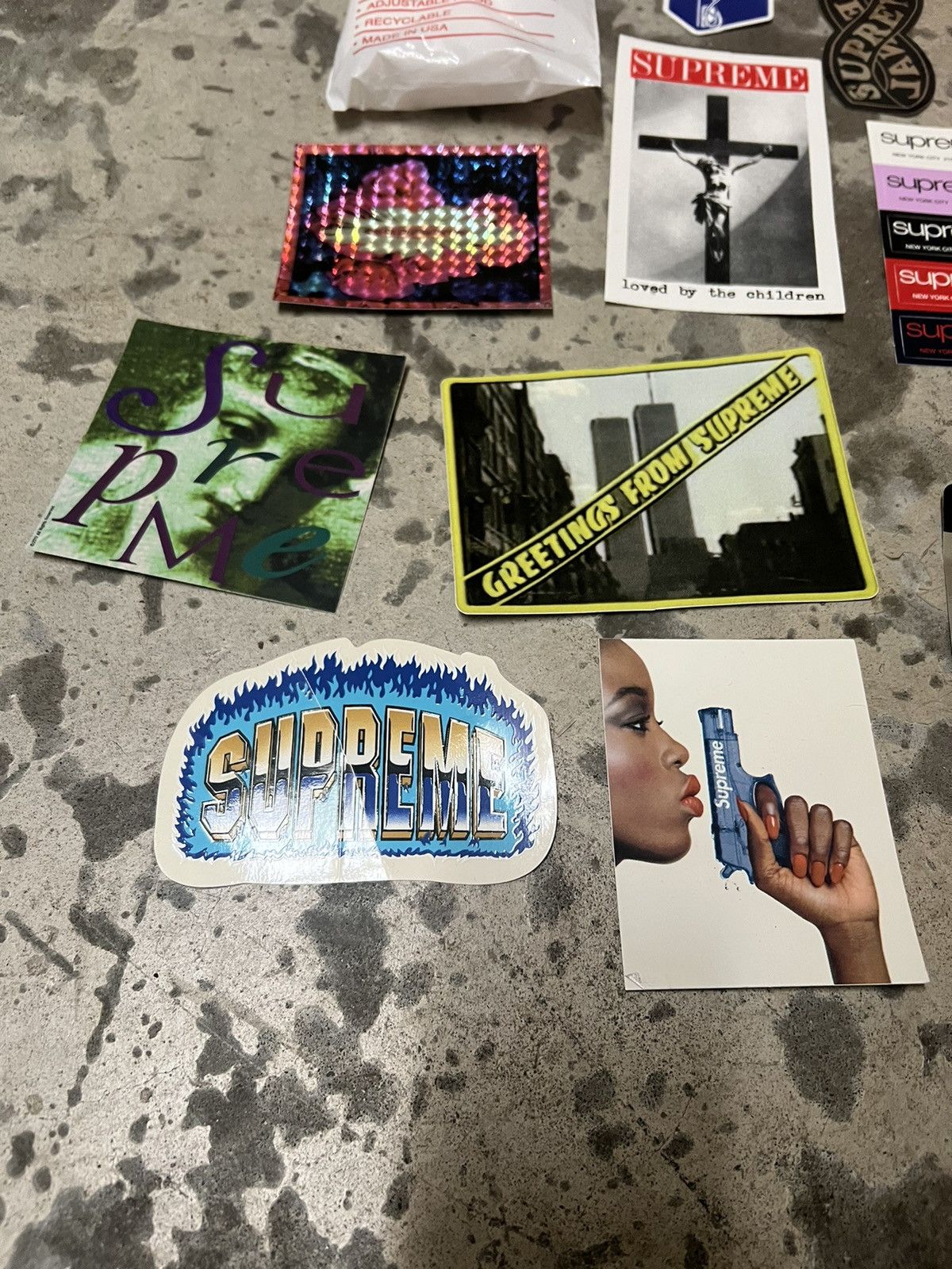Supreme Supreme sticker and freebie accessory lot. Size ONE SIZE - 2 Thumbnail