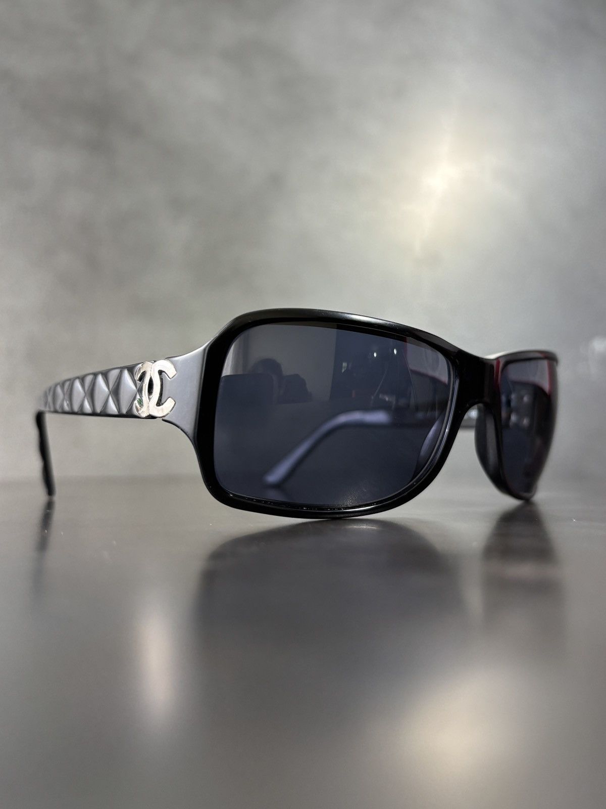 Chanel 2000s Vintage Chanel Sunglasses 5050 Y2K Quilted Double-C Size ONE SIZE - 2 Thumbnail