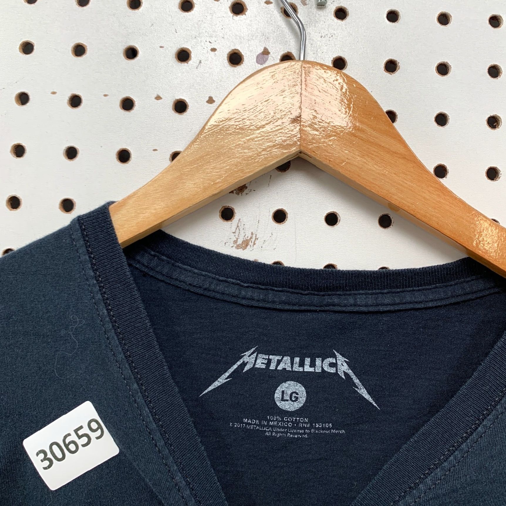 Etro Metallica Masters Of Puppet Shirt Mens M Band Music Blue Cotton Short Sleeve Crew Neck T-Shirt 21x27 Retro Unisex Adults Size US M / EU 48-50 / 2 - 7 Thumbnail