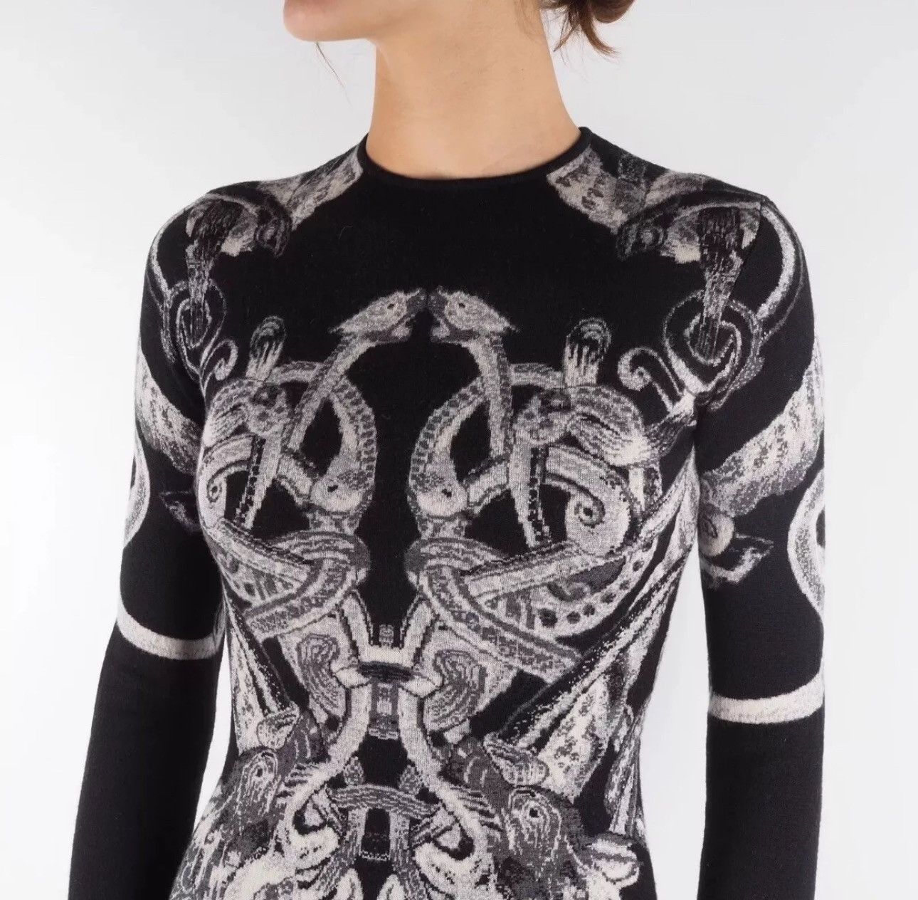 Alexander McQueen ★0% TAX★ F/W2010 Alexander McQueen Wool-Silk Graphic Dress Size S / US 4 / IT 40 - 4 Thumbnail