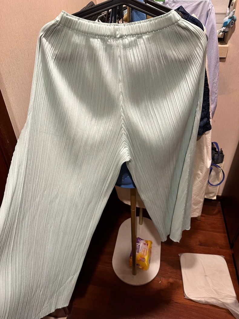 Issey Miyake Issey Miyake size:3 Mint green pleated wide-leg pants Size 22" - 6 Thumbnail
