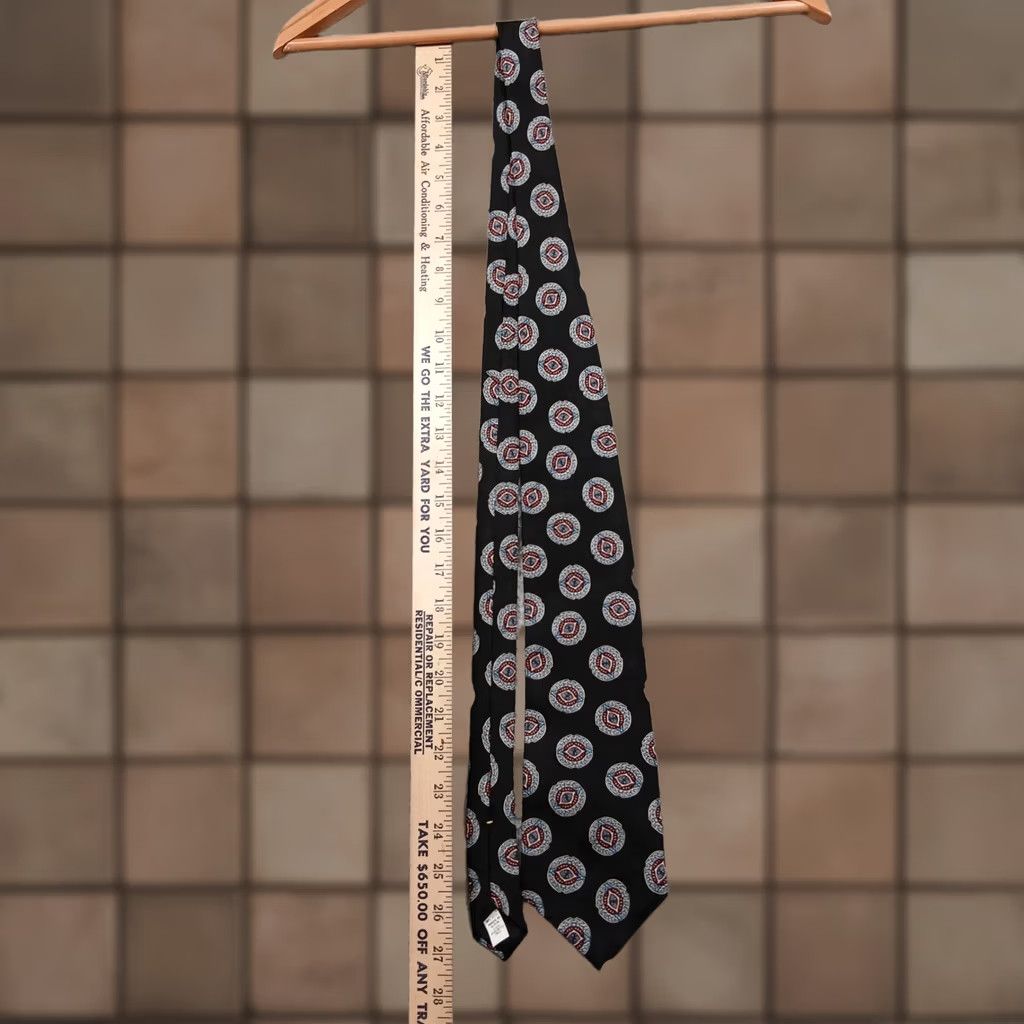 Oscar De La Renta Oscar de la Renta Tie Black Medallion Pattern Silk 100% Silk Men’s Tie Couture Collection Geometric Designer Menswear] Size ONE SIZE - 1 Thumbnail