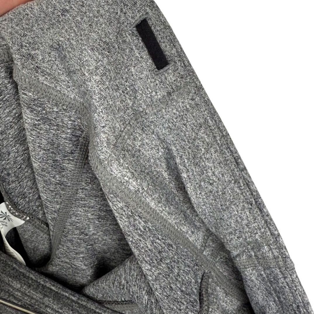 Athleta Athleta Athletic Biker Shorts with Pockets Gray/Black - Medium Women Size 32" / US 10 / IT 46 - 6 Thumbnail