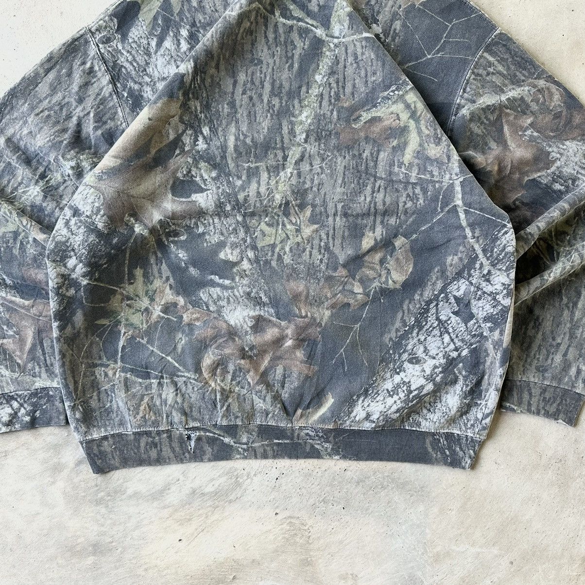 Carhartt × Vintage Vintage Y2K Realtree Camo Crewneck Carhartt Style Baggy Size US XXL / EU 58 / 5 - 4 Thumbnail