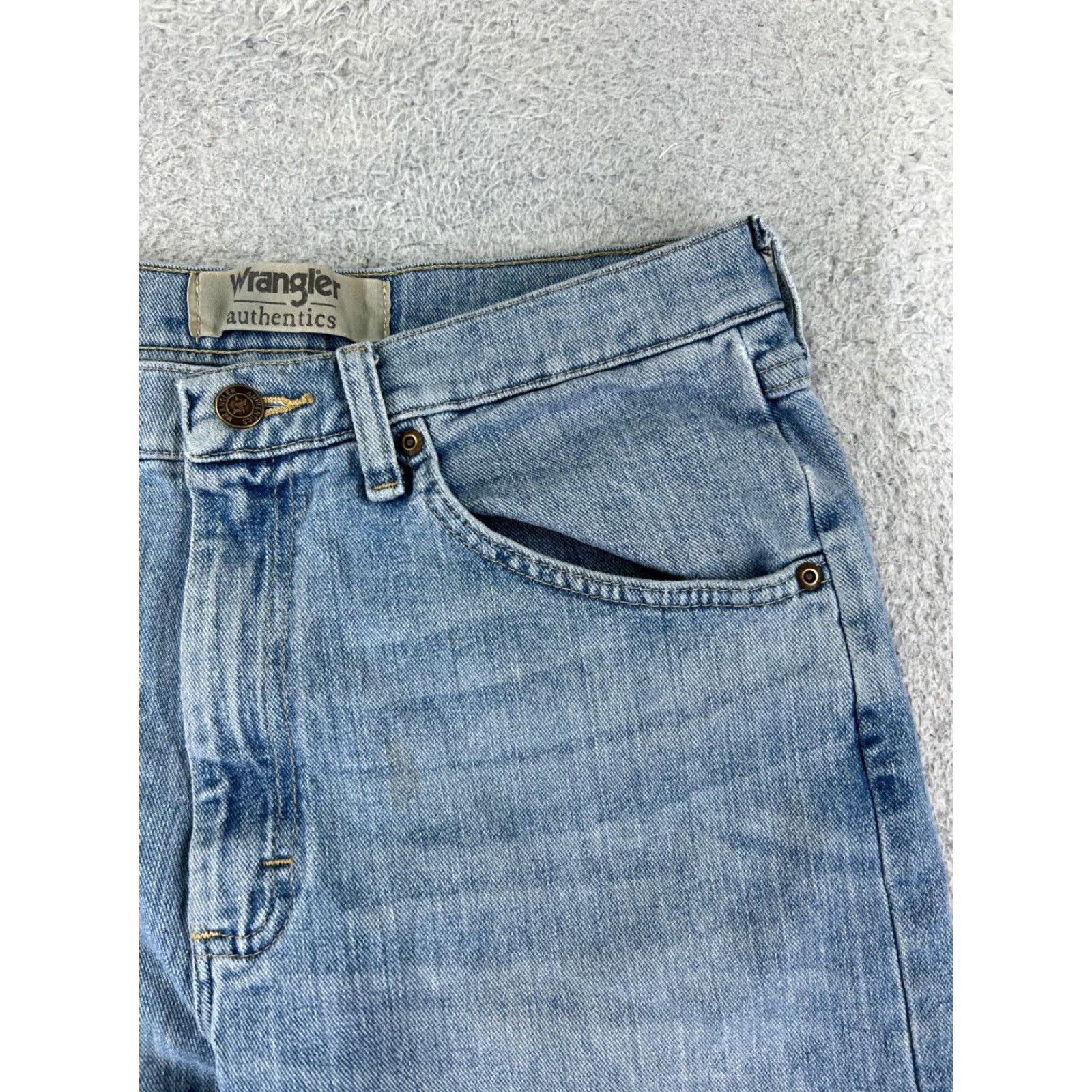Wrangler Wrangler Shorts Men 31 Blue Denim Cotton Blend Authentics 29x11 Casual 5-Pocket Relaxed Mid Rise 11 In Button Embroidered Studded Jeans Stretch Size US 31 - 5 Thumbnail