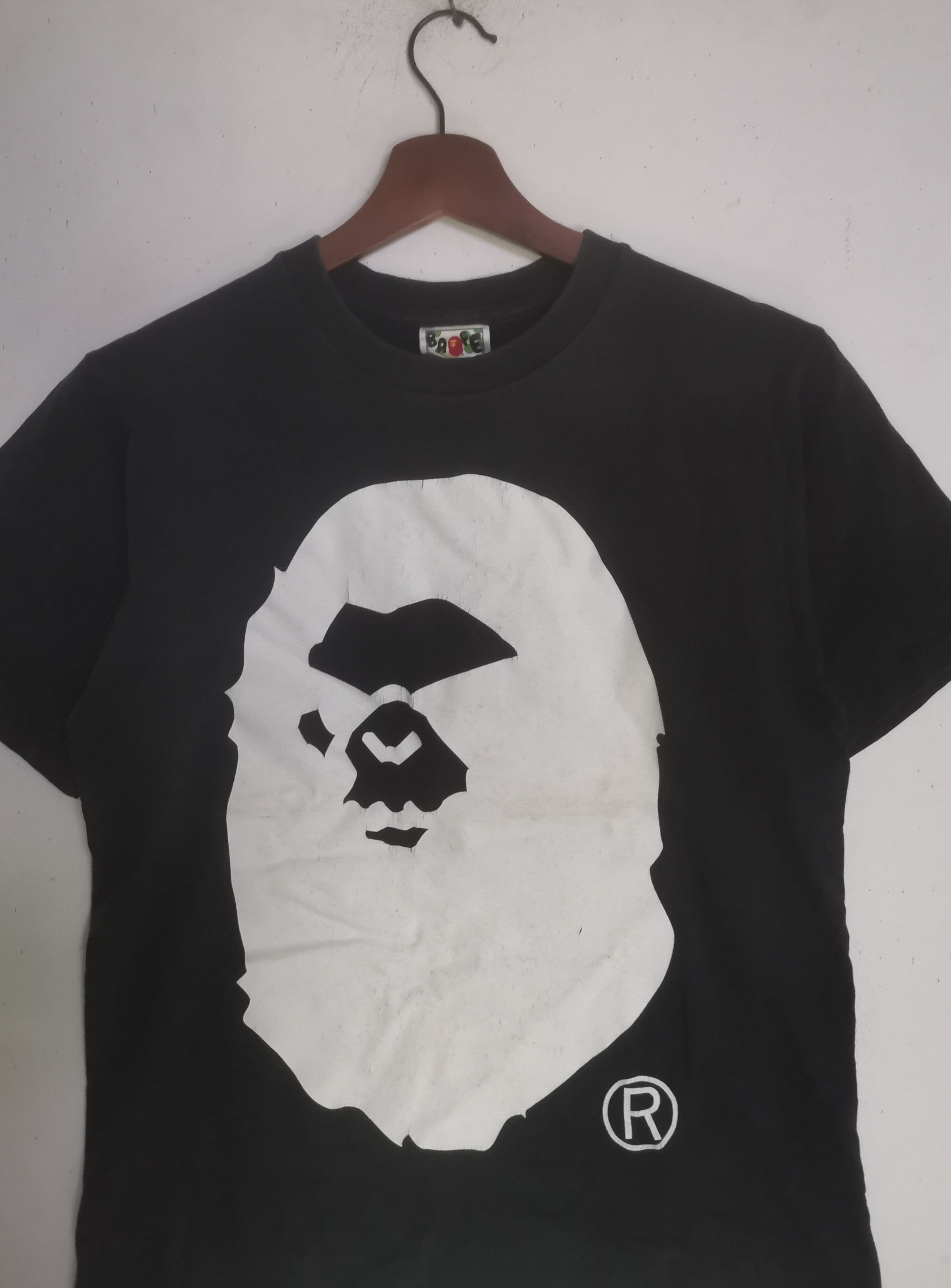 Bape Rare A Bathing ape t-shirt big head logo Size US S / EU 44-46 / 1 - 2 Thumbnail