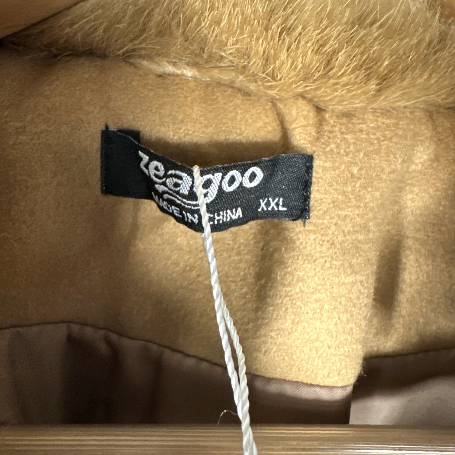Vintage VINTAGE Zeagoo Women’s 2XL Faux Fur Lapel Double-Breasted Thick Trench Coat NWT Size XXL / US 16-18 / IT 52-54 - 6 Thumbnail