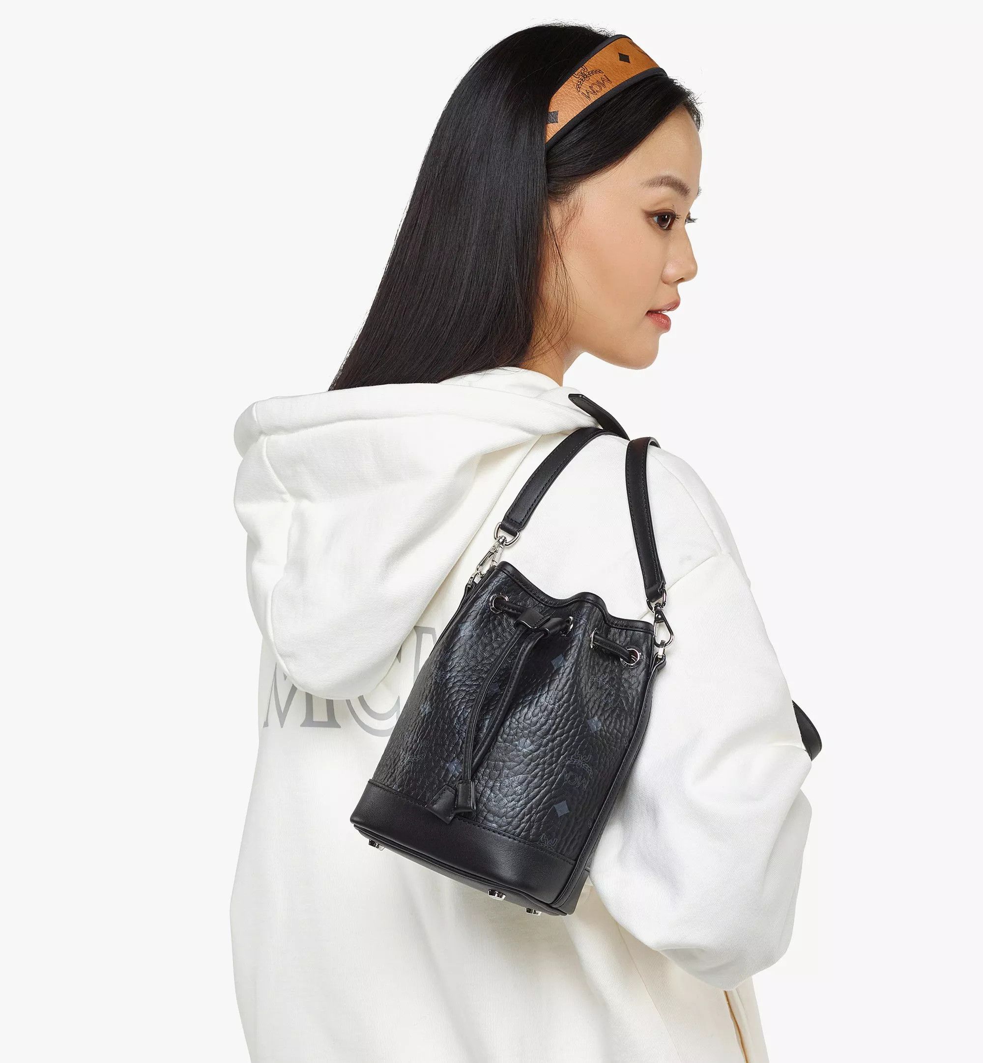 MCM o1mt1gz0625 Size: OS / Drawstring Bag in Black Size ONE SIZE - 6 Thumbnail