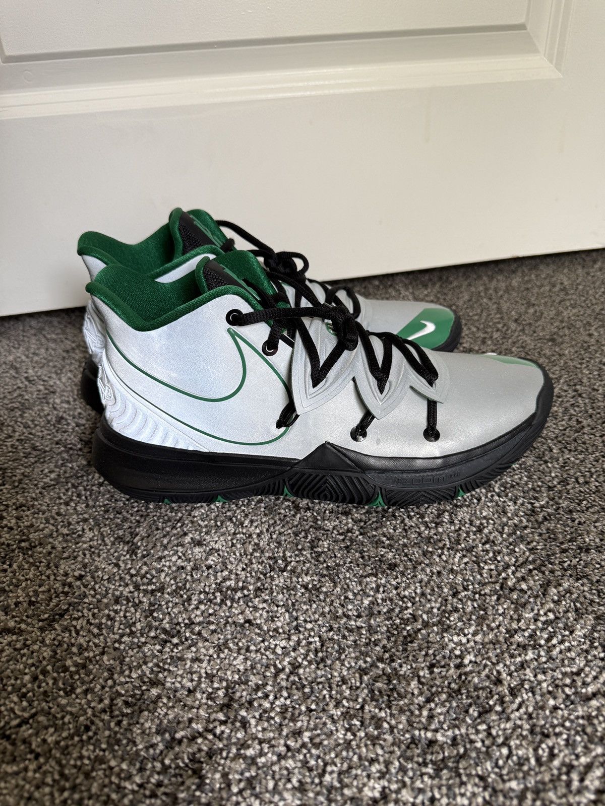 Nike NIKE KYRIE 5 | TACO, REFLECTIVE SILVER, SIZE 8.5, NEW IN BOX Size US 8.5 / EU 41-42 - 4 Thumbnail