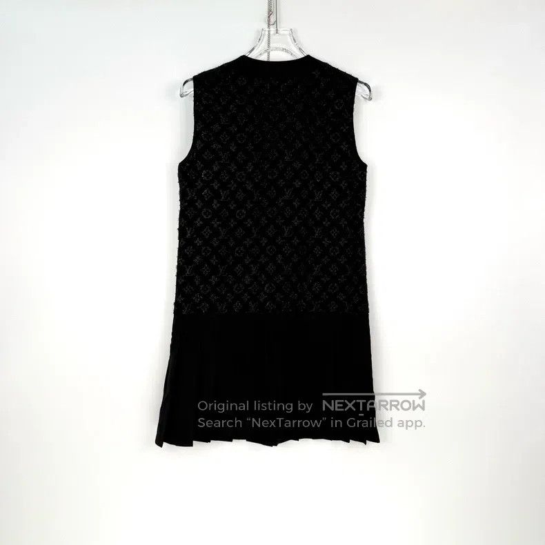 Louis Vuitton Louis Vuitton Black raw-edge full logo mulberry silk vest Size XS / US 0-2 / IT 36-38 - 4 Thumbnail