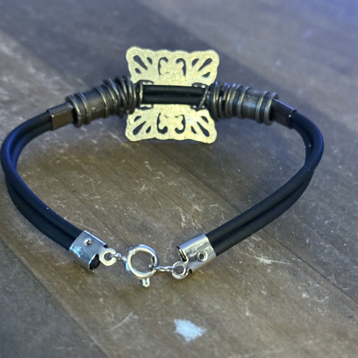 Other Black leather pink speckled stone bracelet Size ONE SIZE - 5 Thumbnail