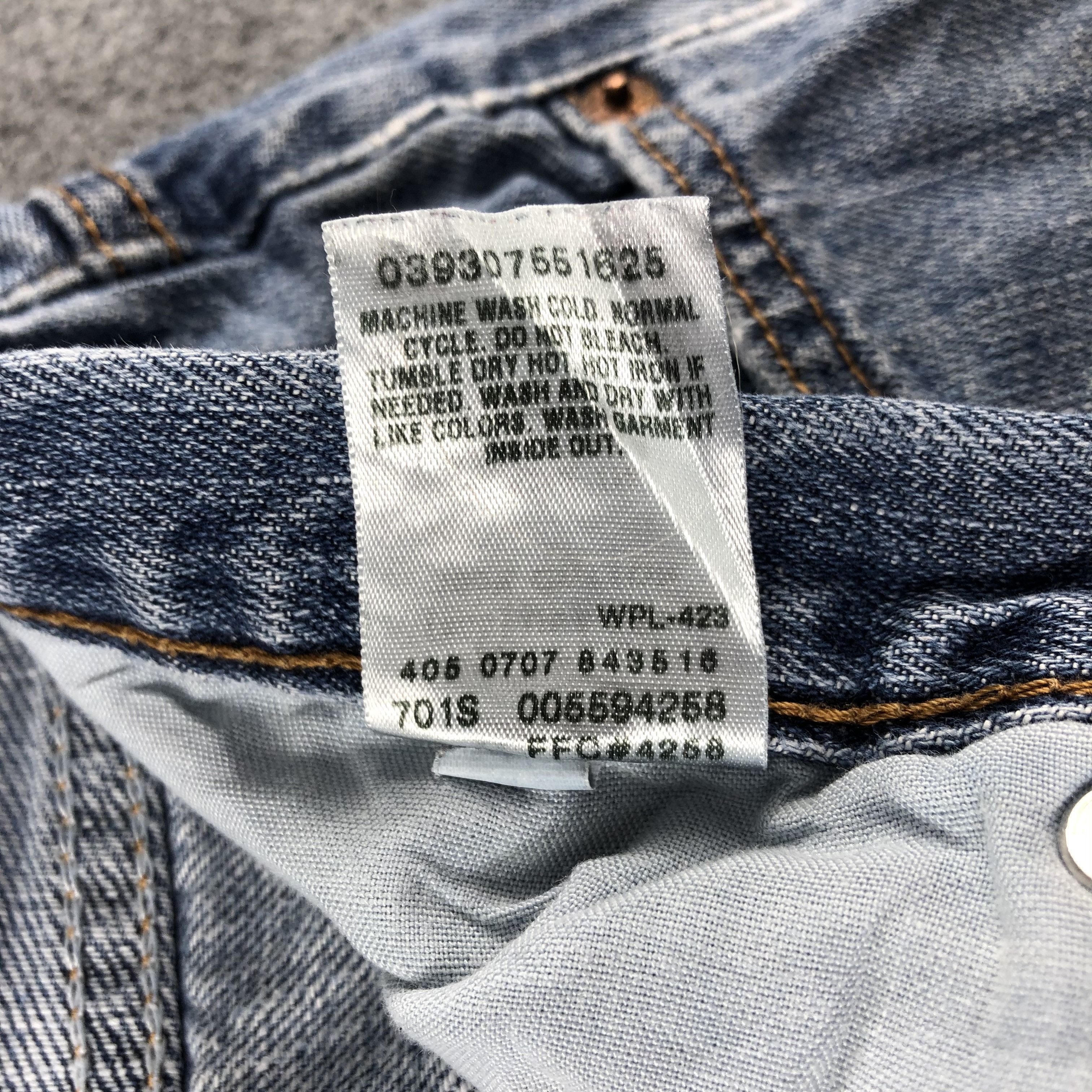 Levi's Vintage Blue Wash Levis 559 Jeans-J2459 Size US 37 - 15 Thumbnail