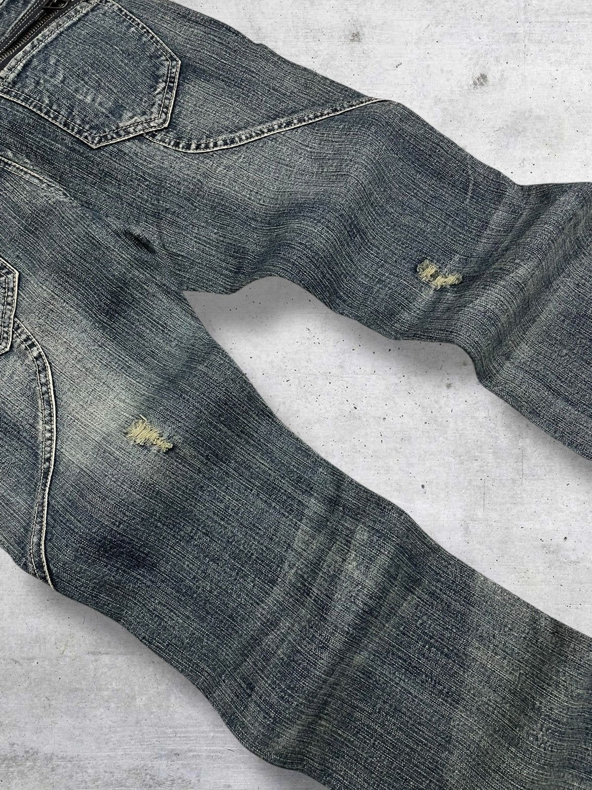 In The Attic IN THE ATTIC DISTRESSED DENIM WITH MULTIZIP POCKET DETAILING Size US 30 / EU 46 - 12 Thumbnail