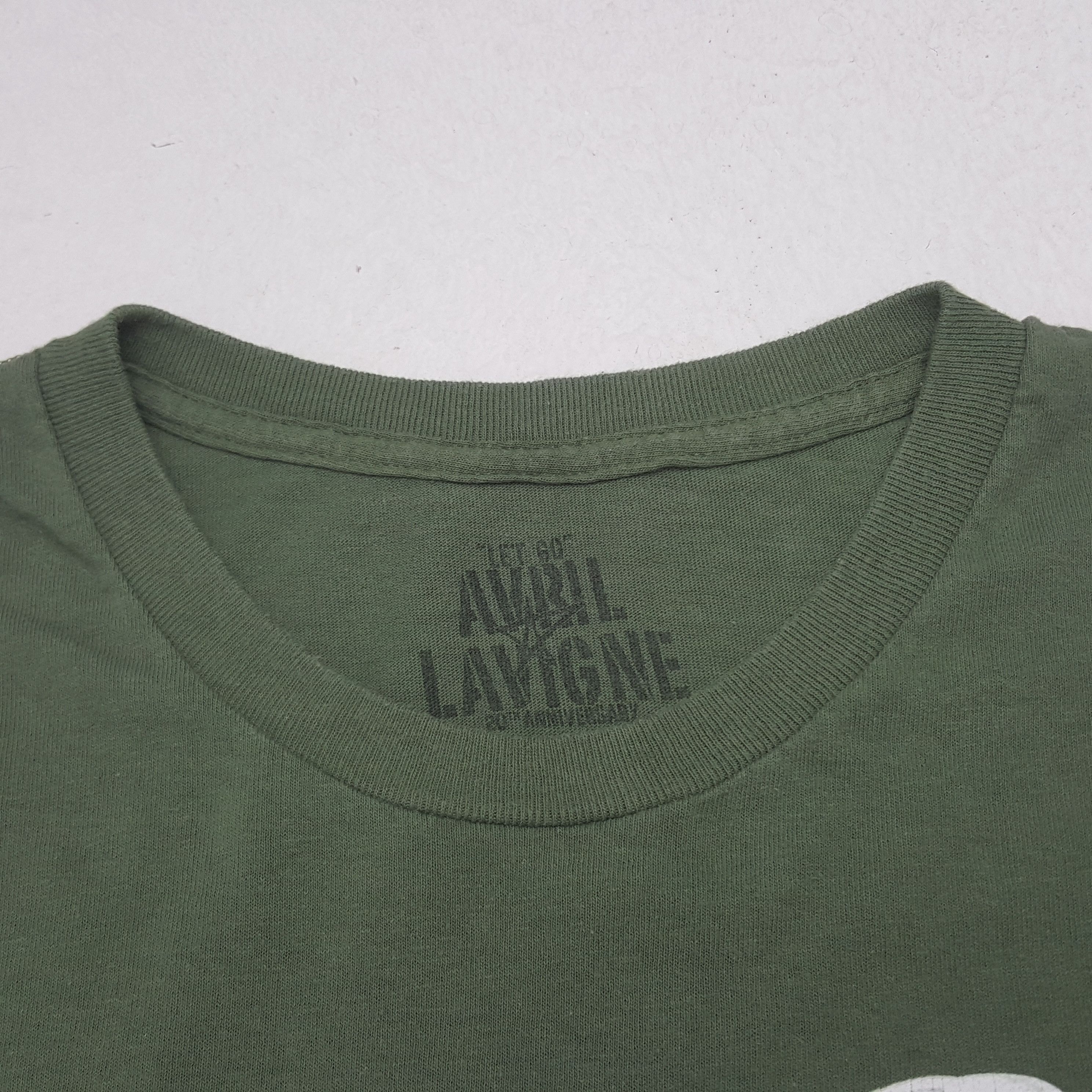 Band Tees Vintage Avril Lavigne Canadian Punk Singer Tshirt C285N79 Size US XL / EU 56 / 4 - 4 Thumbnail