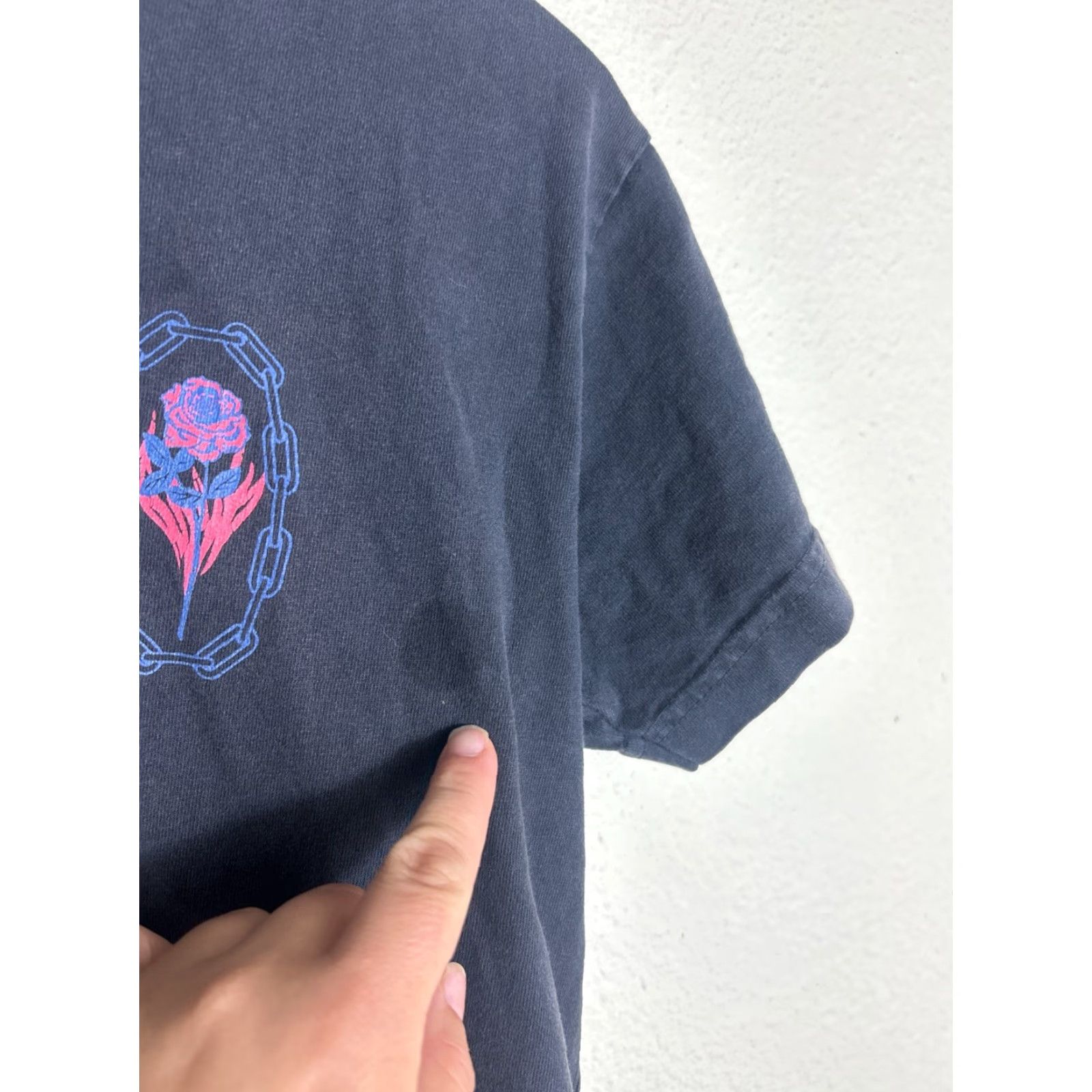 Obey VINTAGE Obey X Never Made Mens Small Black Rosette T Shirt Stained Size US S / EU 44-46 / 1 - 5 Thumbnail