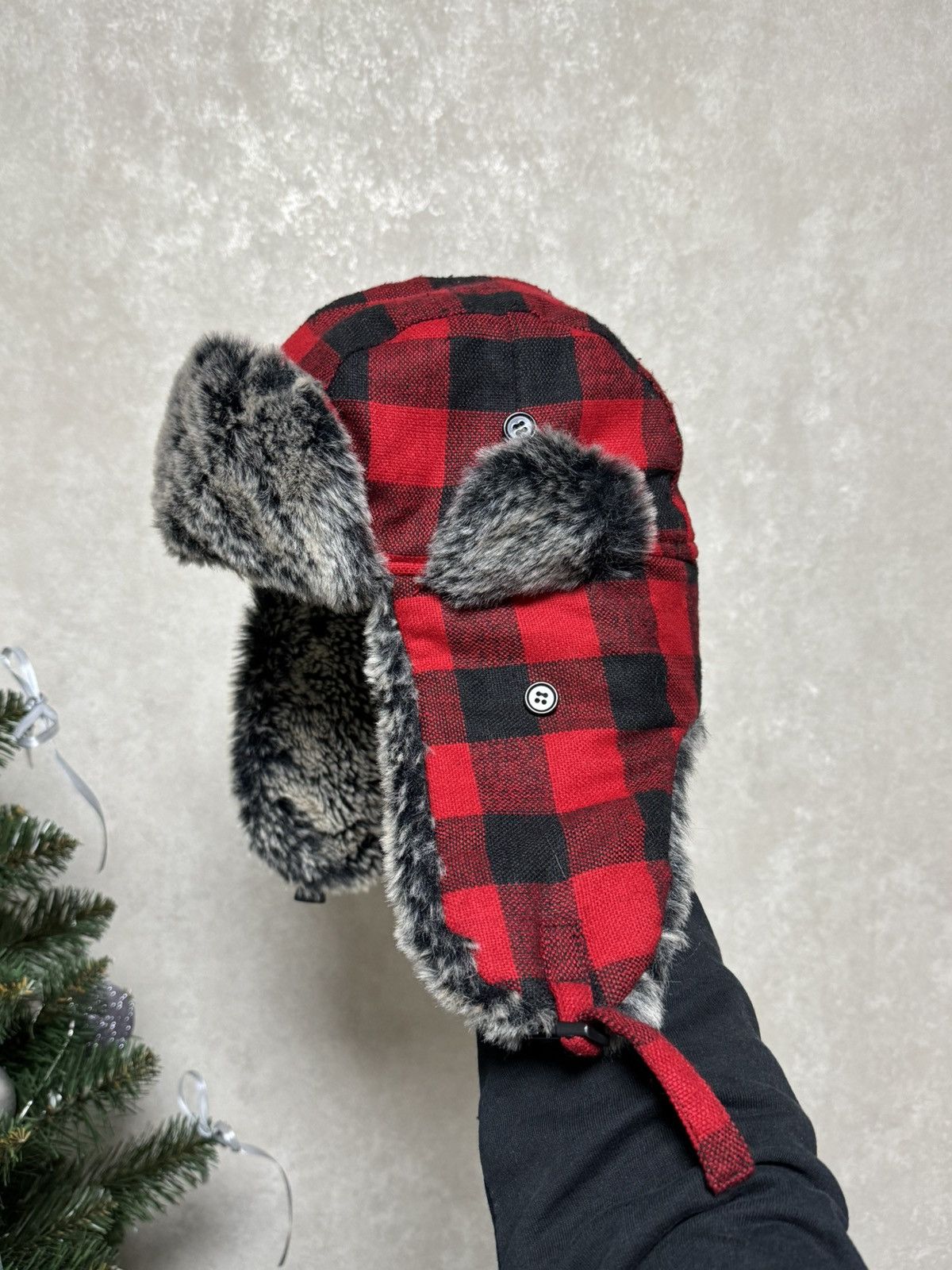 Other Vintage red/black fur Y2K hype fluffy ushanka hat punk Size ONE SIZE - 2 Thumbnail