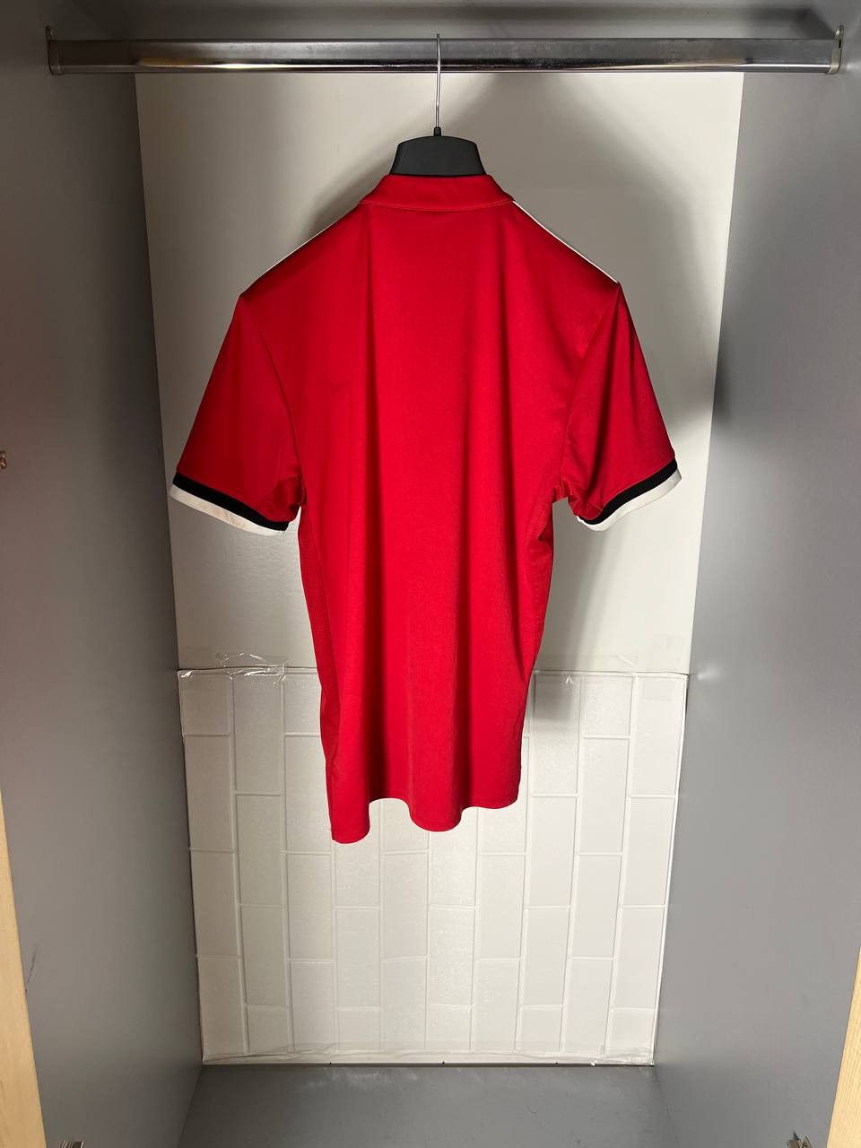 Adidas VINTAGE ADIDAS FC MANCHESTER UNITED ENGLAND SOCCER JERSEY Size US S / EU 44-46 / 1 - 6 Thumbnail